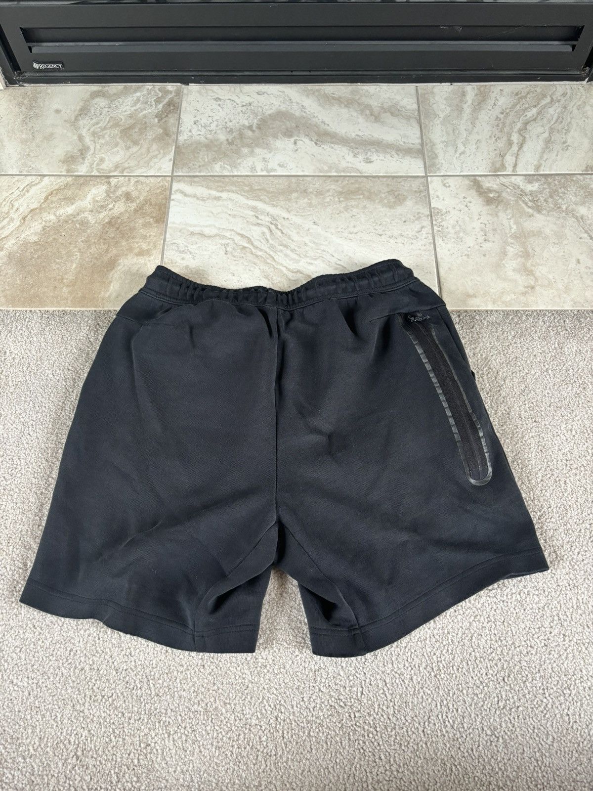Nike Nike Tech Shorts Size US 33 - 2 Thumbnail