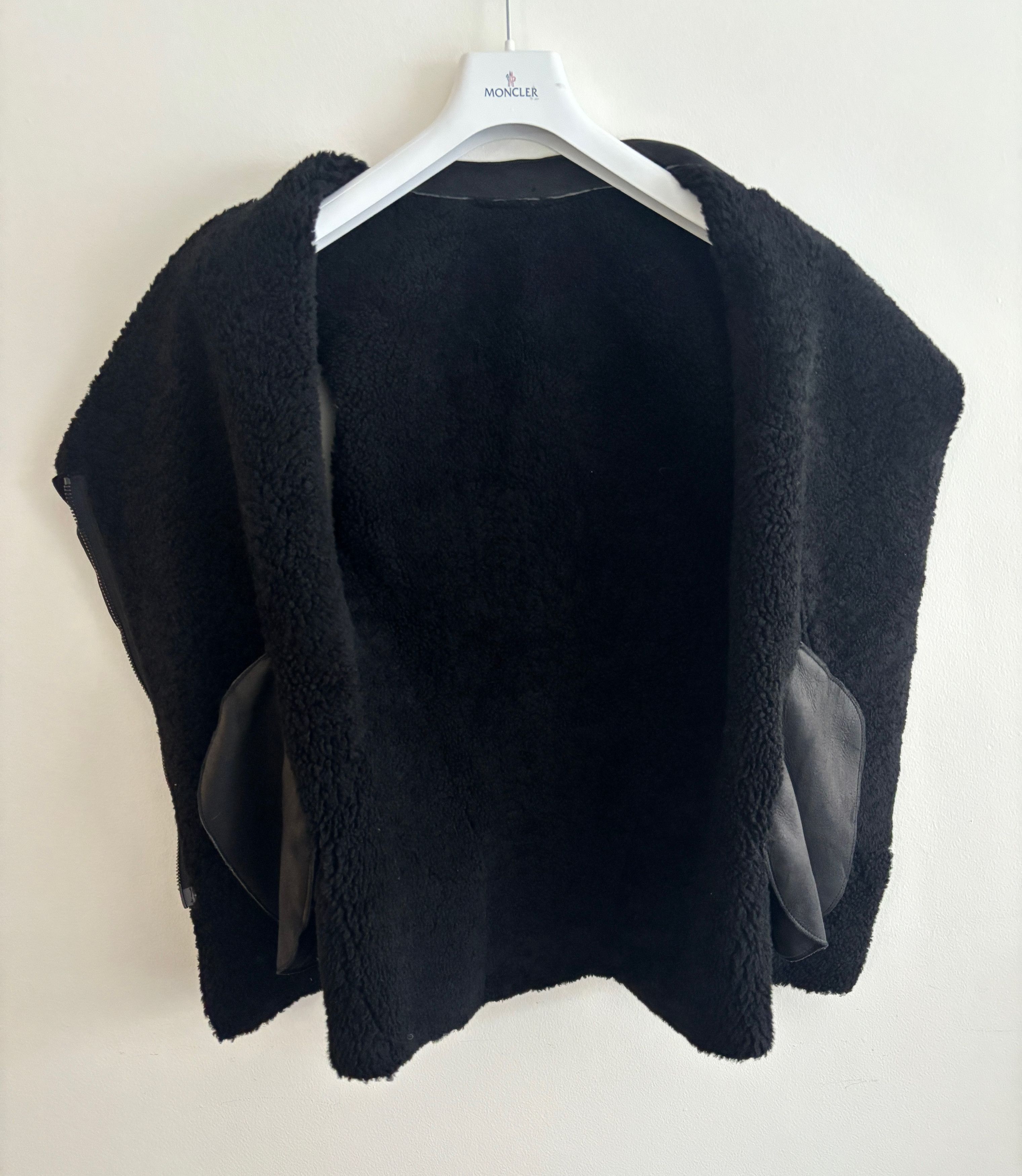 Belstaff $1200 Black Leather Shearling/ Sheepskin Vest - Small Size S / US 4 / IT 40 - 7 Thumbnail