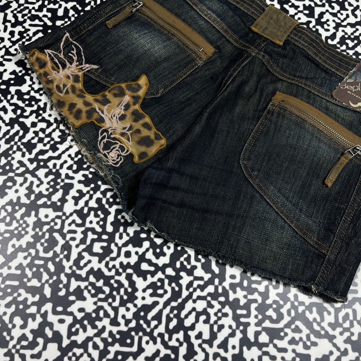 Japanese Brand Vintage Y2K Deplay Japanese Style Leopard Print Sexy Shorts Size 28" / US 6 / IT 42 - 14 Thumbnail