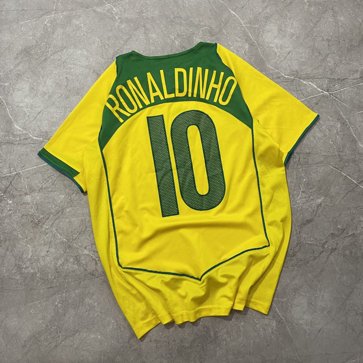 Nike RONALDINHO ! VINTAGE NIKE BRAZIL TEE SOCCER JERSEY 00s Size US M / EU 48-50 / 2 - 10 Thumbnail