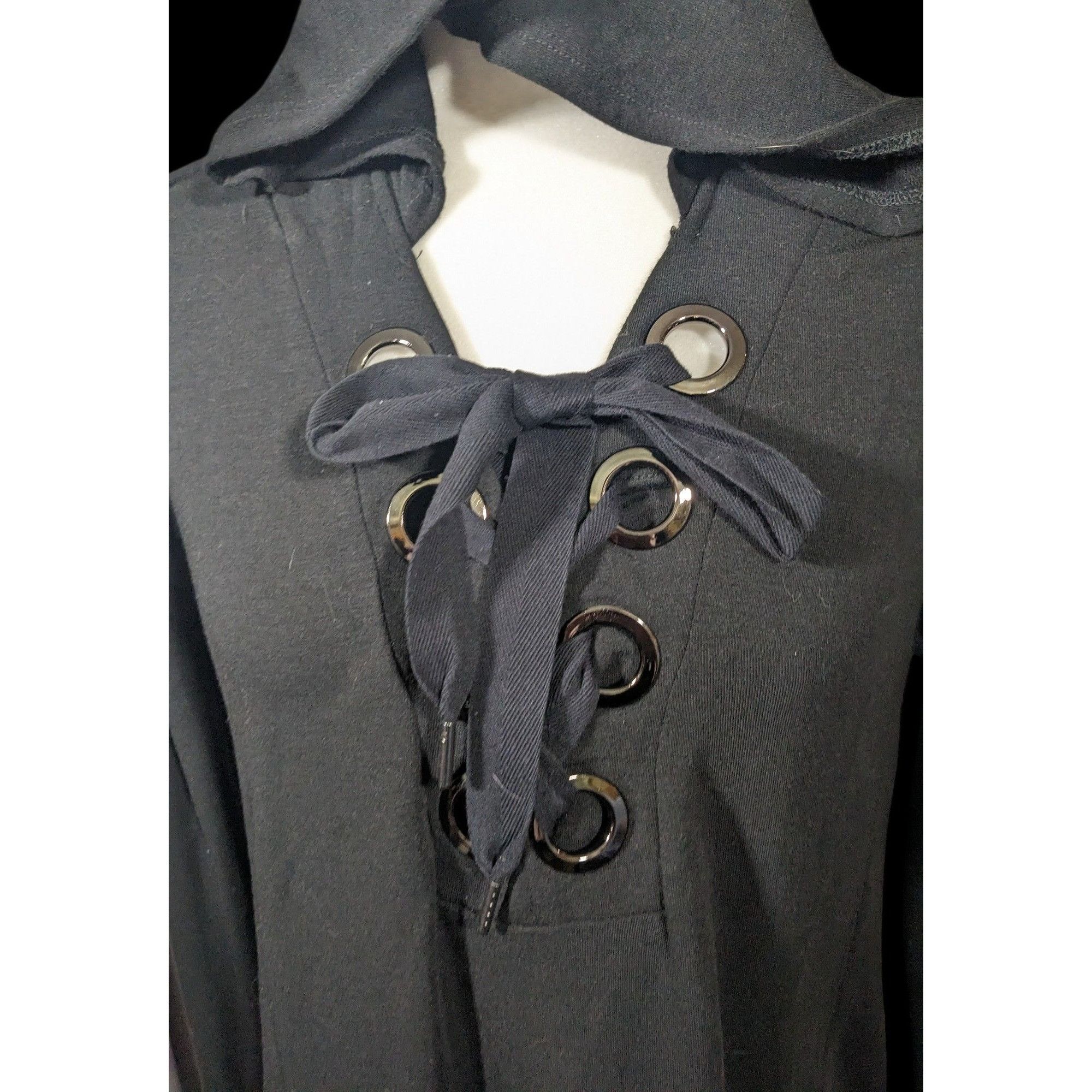 Neiman Marcus Neiman Marcus Gothic Chunky Lace Neck Hooded Top Size Small Size S / US 4 / IT 40 - 2 Thumbnail