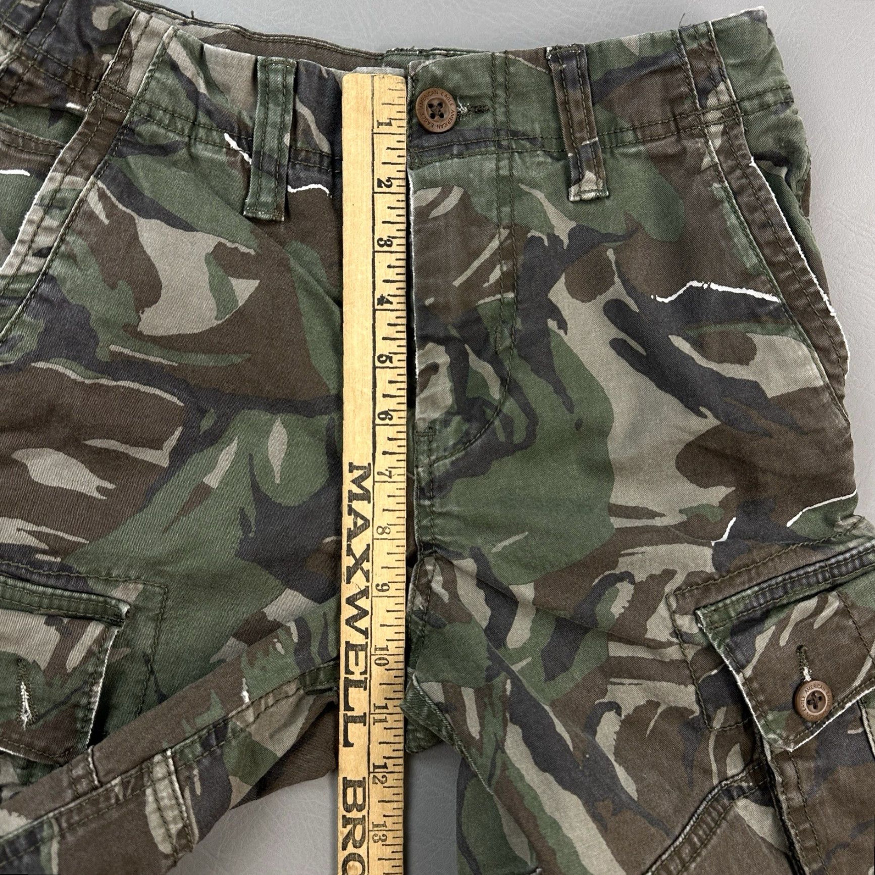 American Eagle Outfitters VINTAGE American Eagle Shorts Mens 26 (28) Military Camo Canvas Utility Cargo Skate Size US 28 / EU 44 - 4 Thumbnail