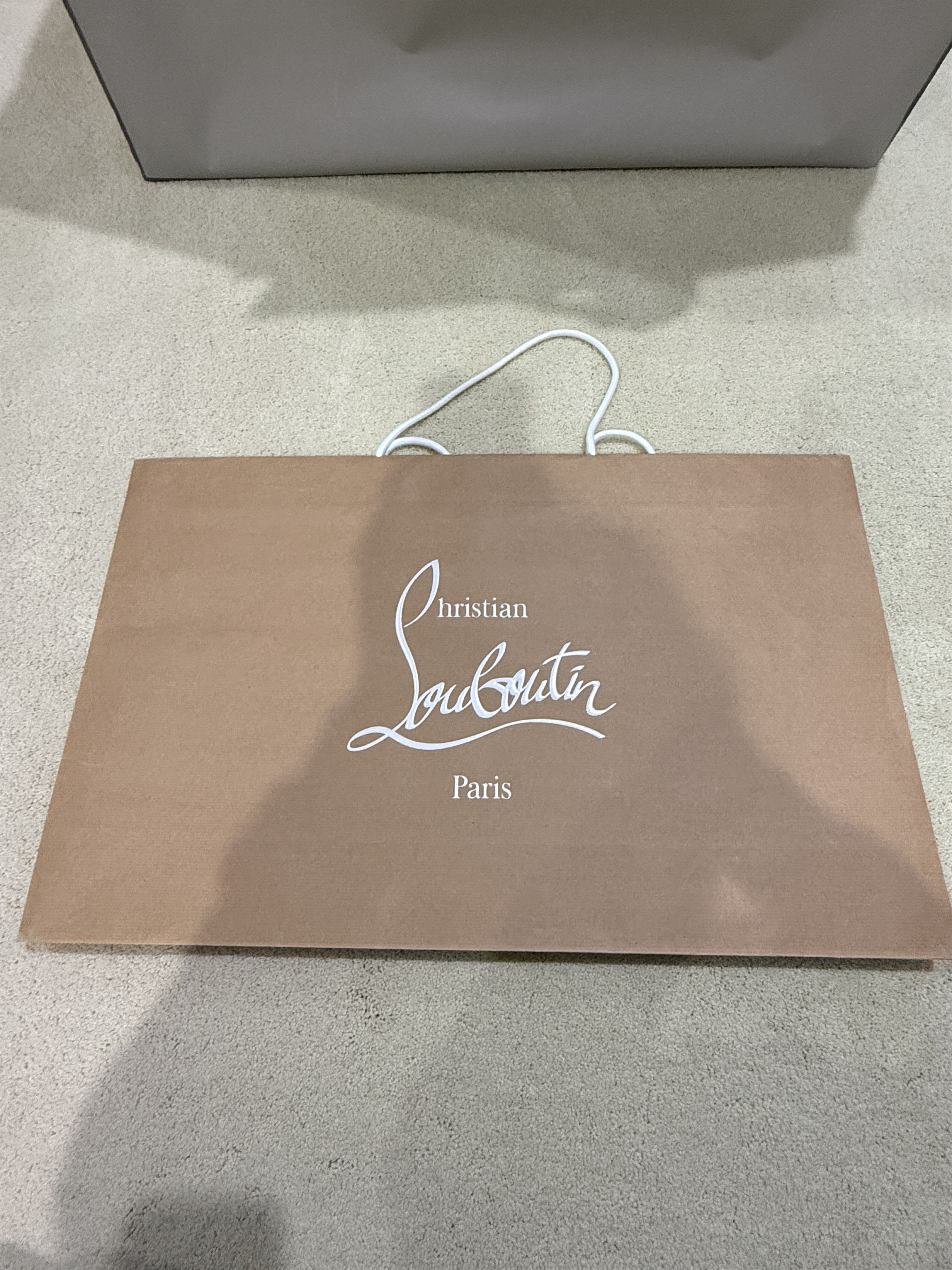 Christian Louboutin New Authentic Large Louboutin Tan Gift Paper Shopping Bags Size ONE SIZE - 8 Thumbnail