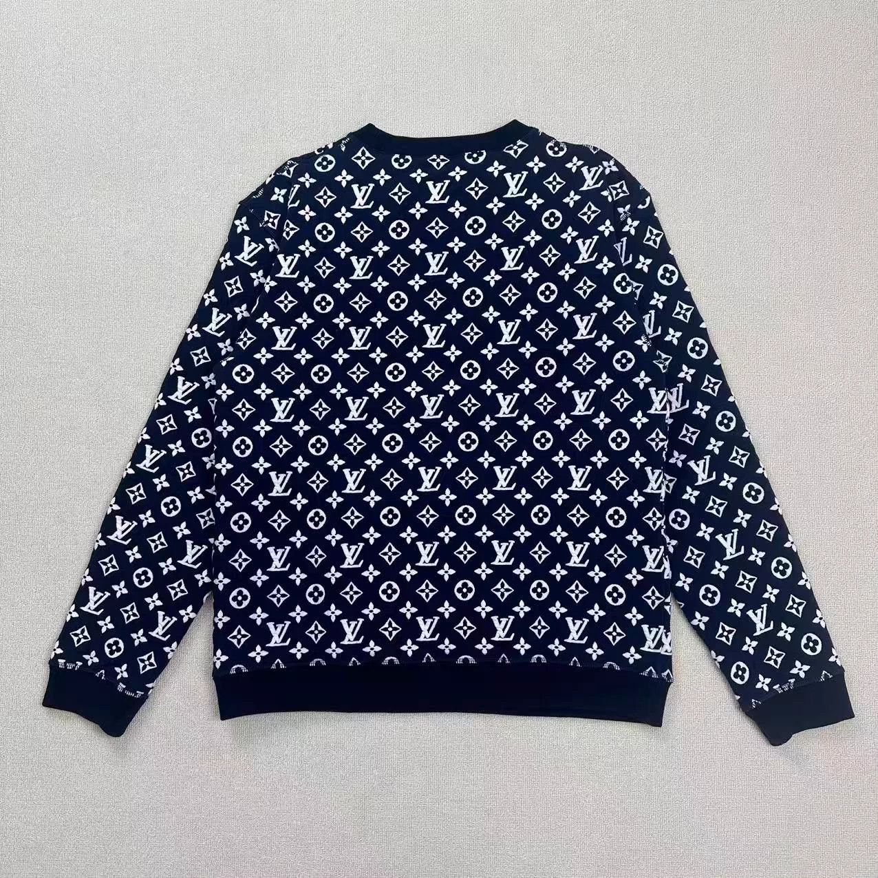Louis Vuitton LV Monogram Allover Crewneck Sweatshirt XXL Mint Size US XXL / EU 58 / 5 - 2 Thumbnail