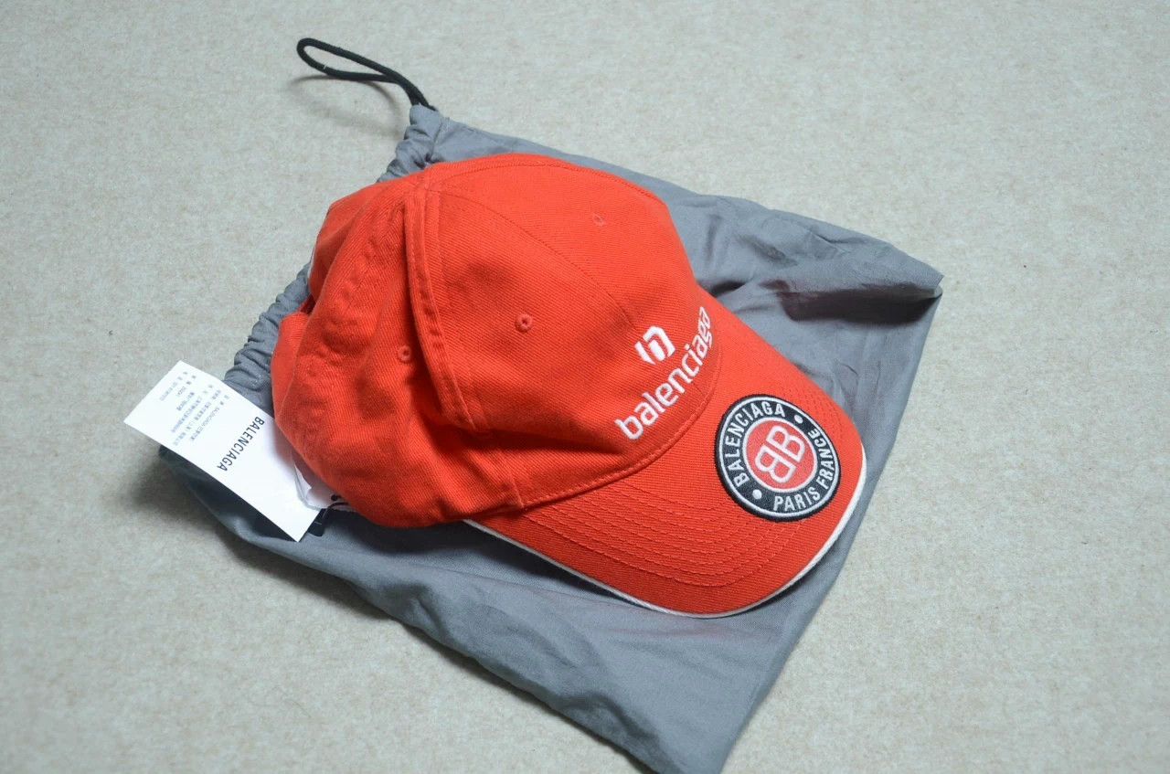 Balenciaga Balenciaga Red Embroidered BB Logo Baseball Cap Size ONE SIZE - 1 Thumbnail