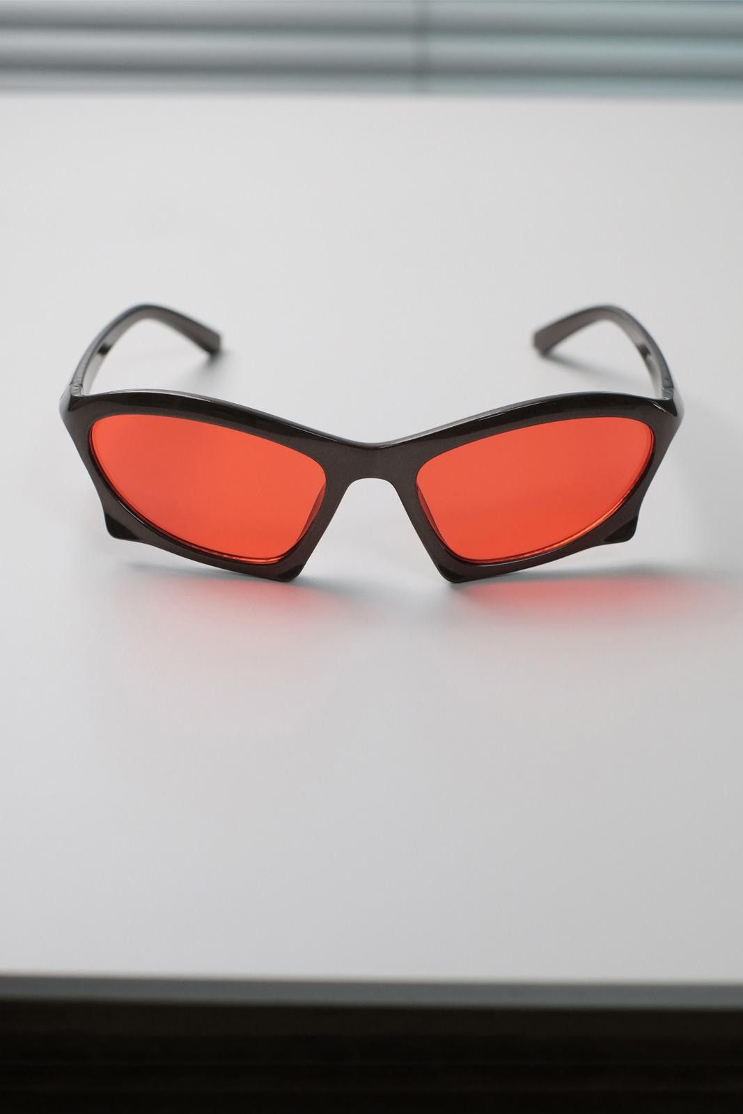 Japanese Brand Y2k Avant Garde Futuristic Dark Brown Sunglasses Unisex OS Size ONE SIZE - 2 Thumbnail