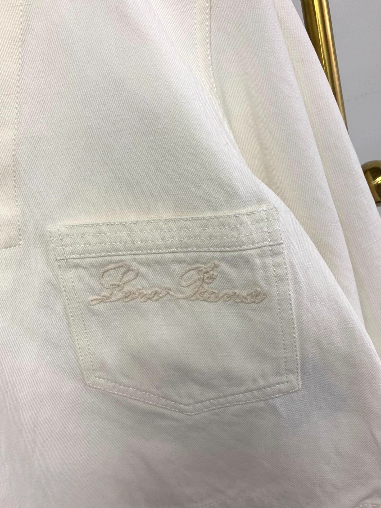 Loro Piana Loro Piana White Pocket Embroidered Shirt Size 40 New Size M / US 6-8 / IT 42-44 - 2 Thumbnail