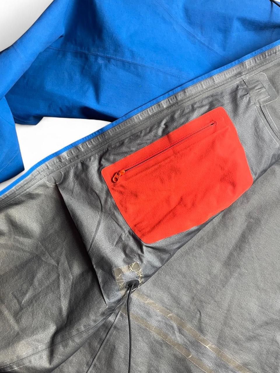 Arc'teryx 2000s arcteryx alpha sv gore tex pro jacket hiking outdoor Size US L / EU 52-54 / 3 - 6 Thumbnail