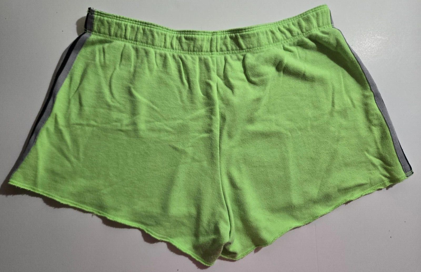 Designer Victorias Secret PINK Womens Shorts Green Patchwork Dog EUC Size 32" / US 10 / IT 46 - 3 Thumbnail
