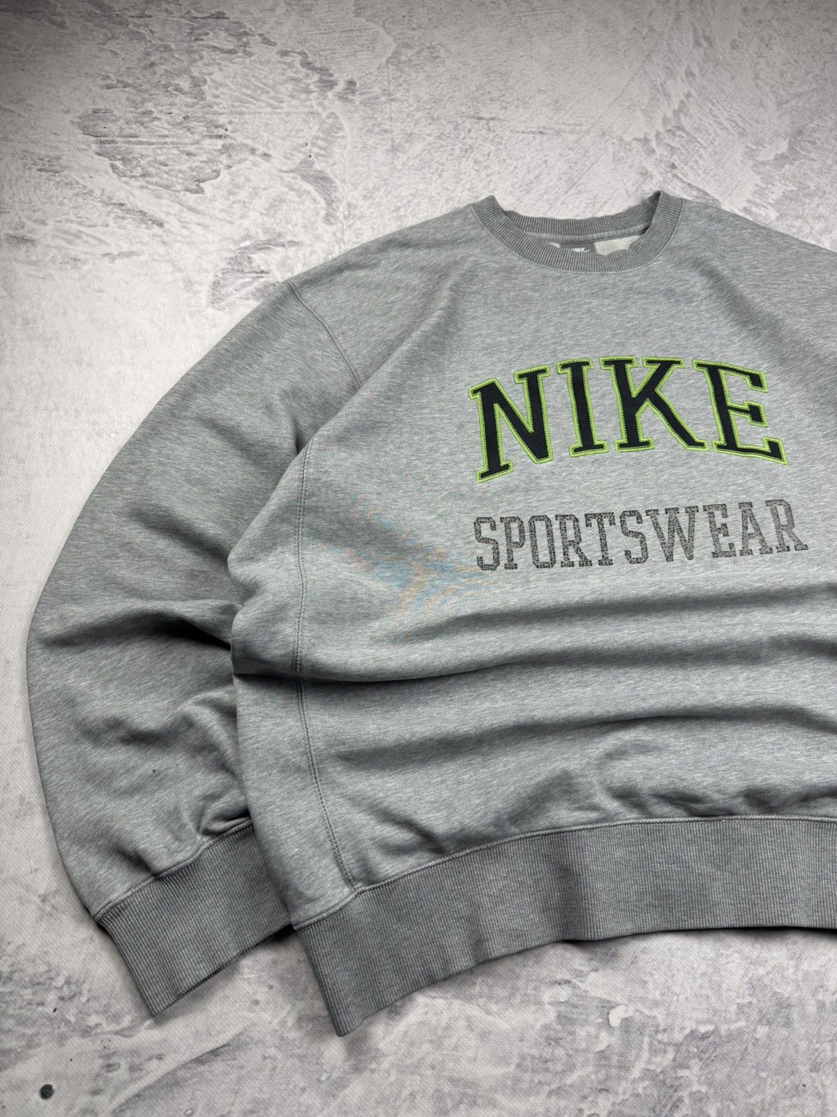 Nike × Vintage NIKE VINTAGE CENTER LOGO OVERSIZE BOXY SWEATSHIRT Size US XL / EU 56 / 4 - 2 Thumbnail