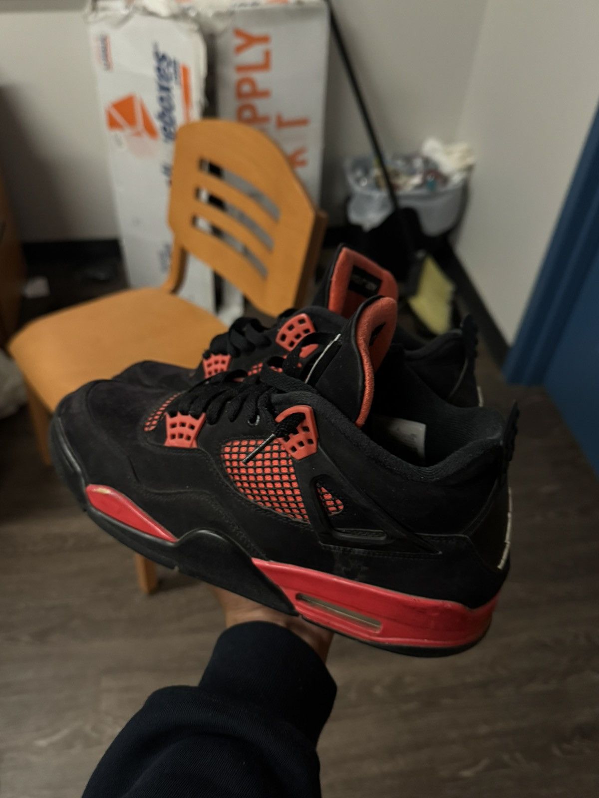 Jordan Brand Jordan 4 ‘Retro Thunder’ Size US 11 / EU 44 - 1 Thumbnail
