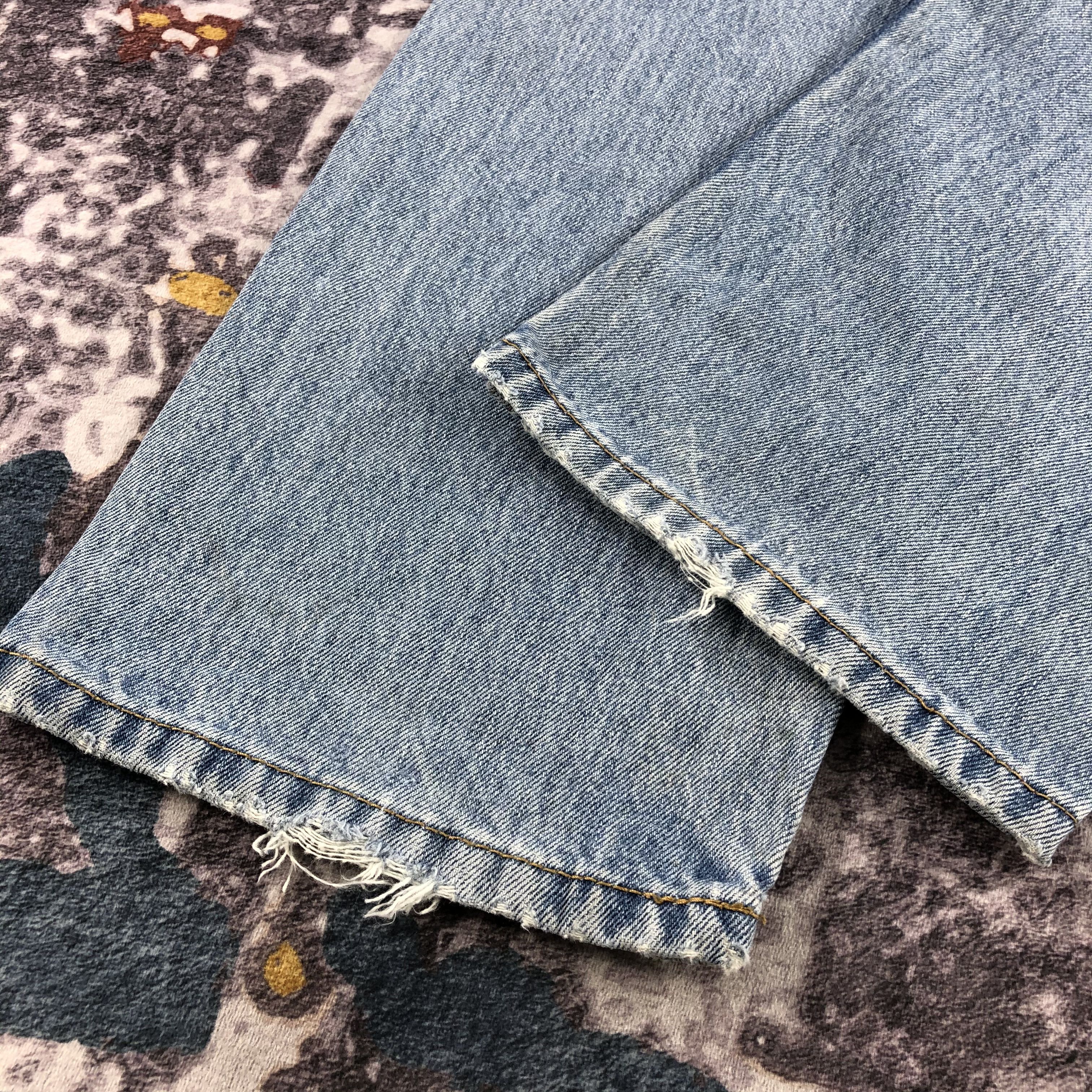 Levi's × Vintage Vintage Light Wash Levis 505 Jeans-JM2562 Size US 35 - 4 Thumbnail