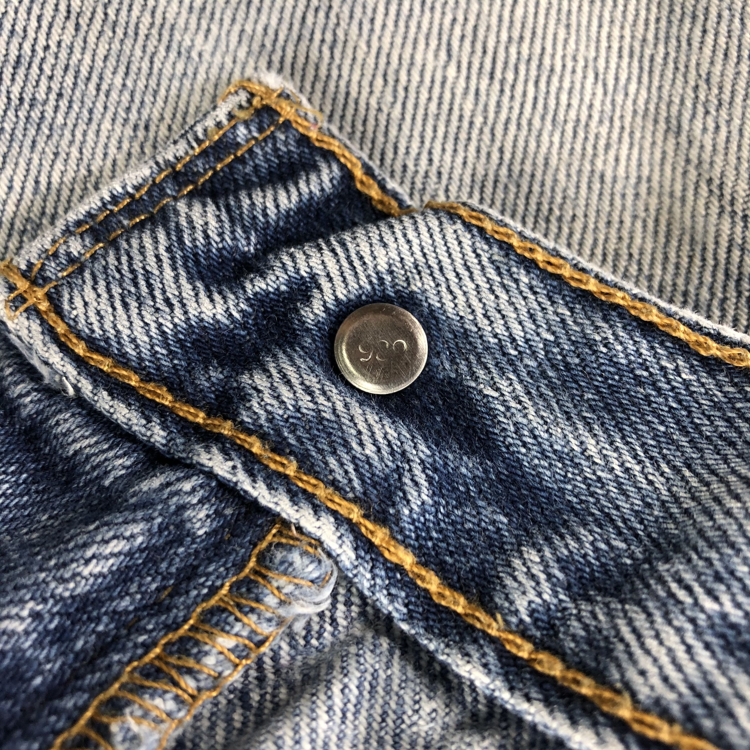 Levi's Vintage Levi's 550 Jeans Medium Wash Denim KJ992 Size US 36 / EU 52 - 13 Thumbnail