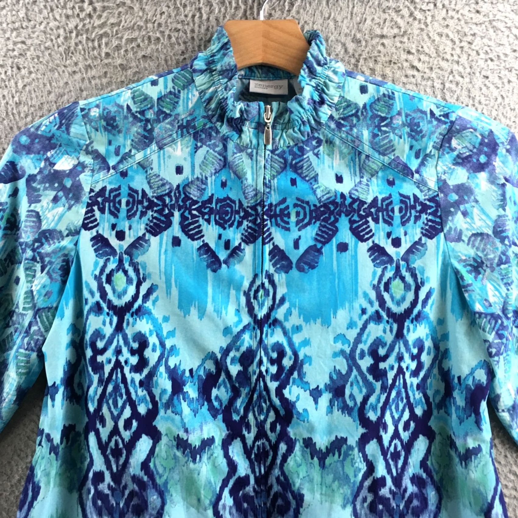 Vintage Chico's Zenergy Jacket Womens Blue Ikat Zip Up Stretch Pockets 3/4 Sleeves Cardigan Style Casual Overall Fit Regular Mens? Size XS / US 0-2 / IT 36-38 - 2 Thumbnail