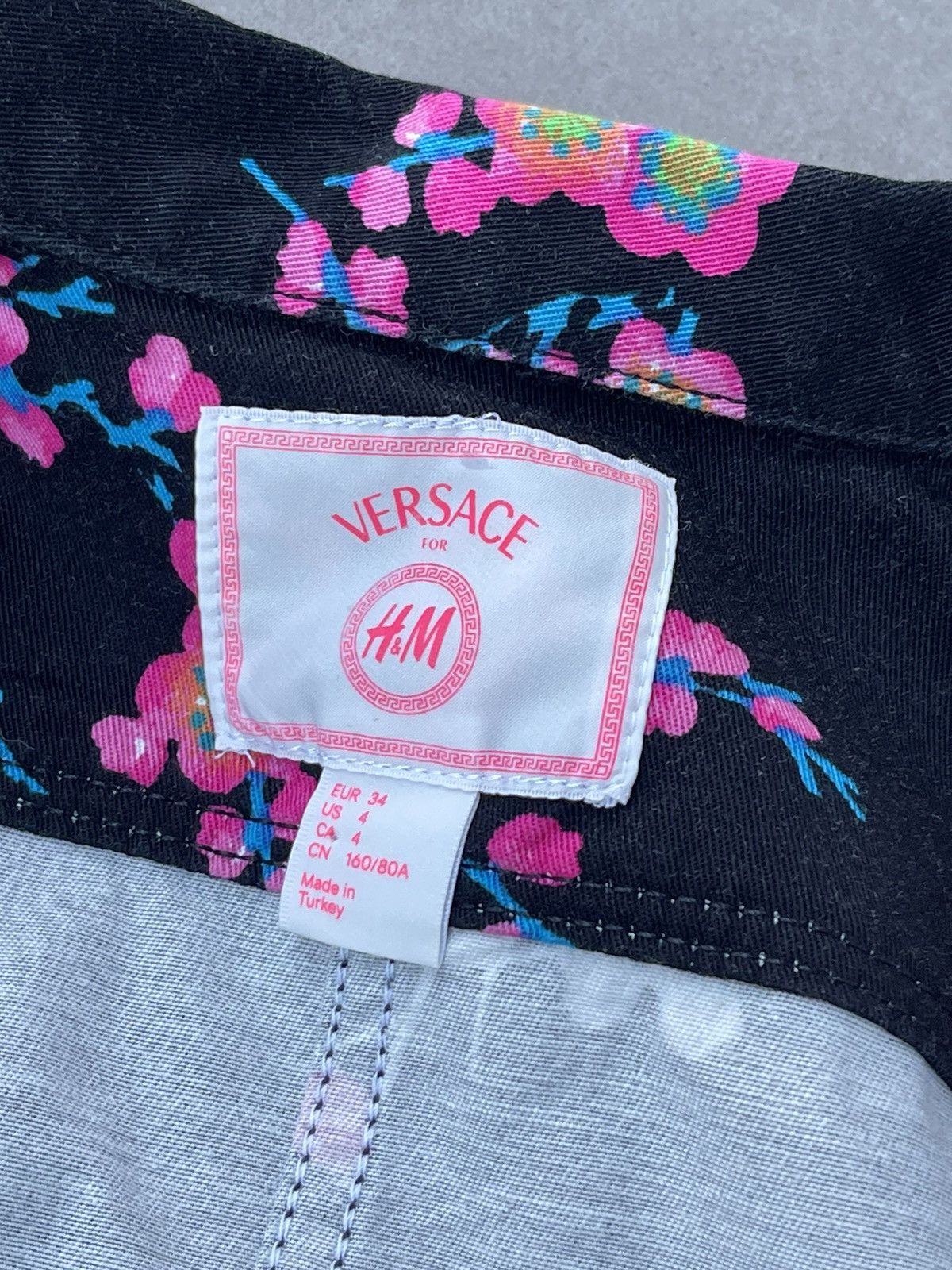 Versace AW11 Versace X H&M Abstract Printed Black Denim Jacket Size XS / US 0-2 / IT 36-38 - 13 Thumbnail