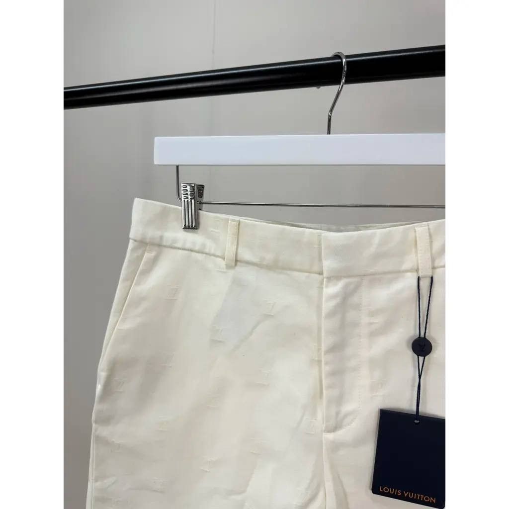 Louis Vuitton White LV Multi Logo Chino Shorts Size US 30 / EU 46 - 7 Thumbnail