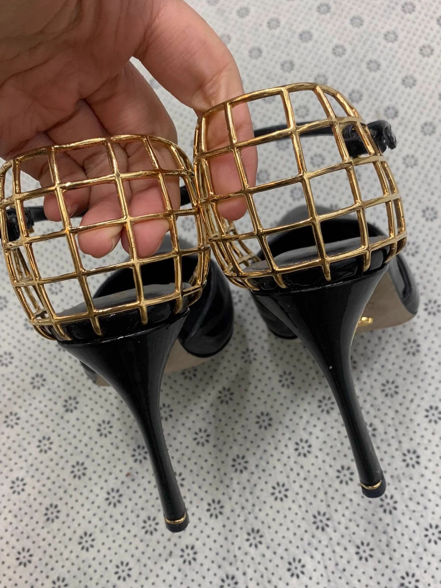 Sergio Rossi Sergio Rossi Black Patent Gold Grid Heels 37 Size US 6 / IT 36 - 3 Thumbnail