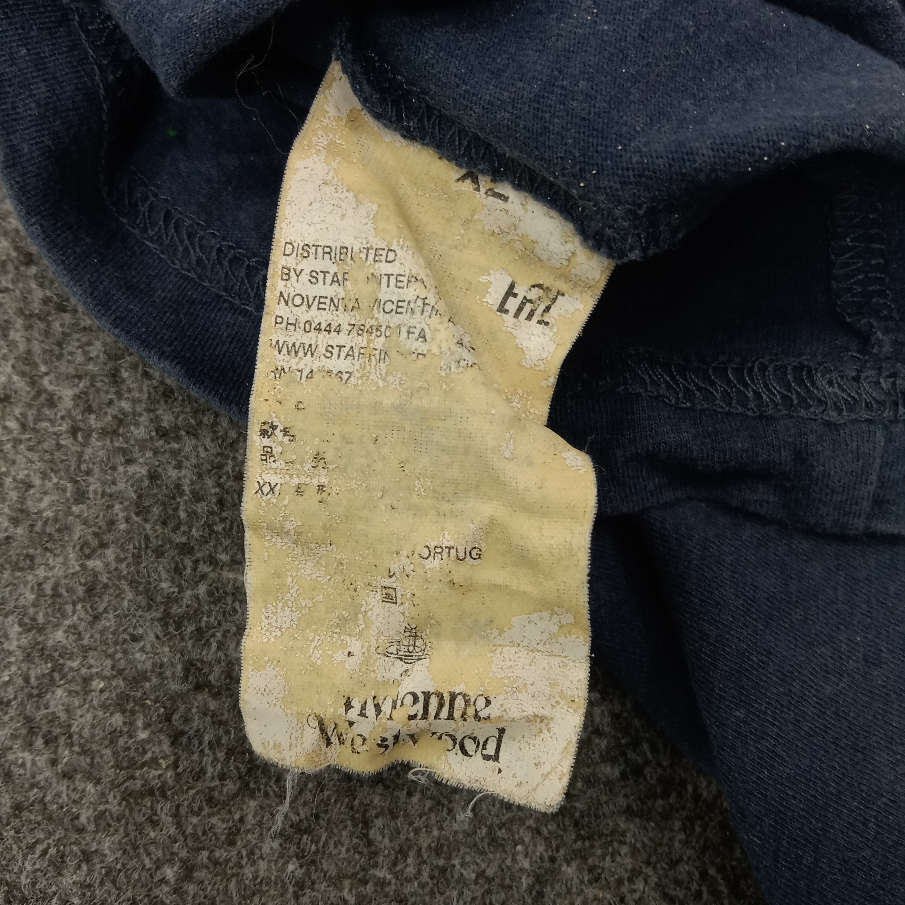 Vivienne Westwood Vivienne Westwood Small Logo Designer Tshirt C259N17 Size US L / EU 52-54 / 3 - 5 Thumbnail