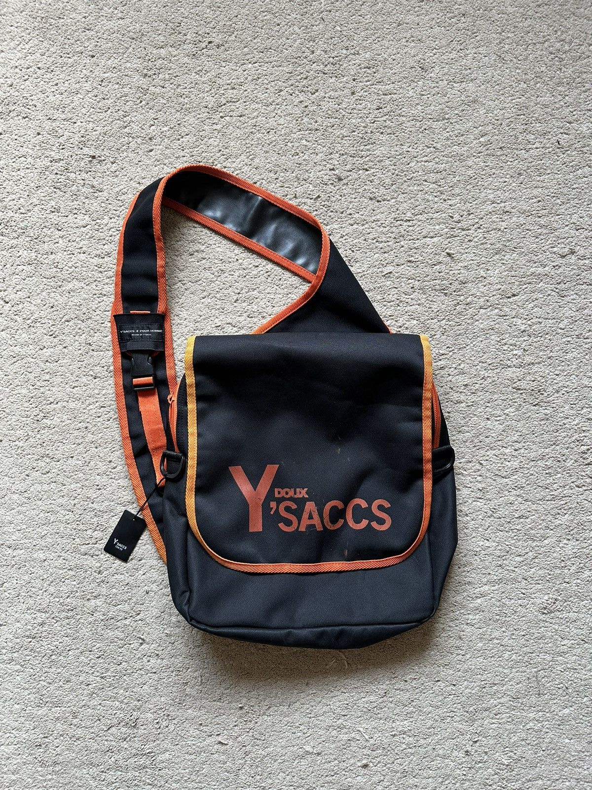 Yohji Yamamoto 2000s Yohji Yamamoto Pour Homme Yssac Crossbody Bag Size ONE SIZE - 1 Thumbnail