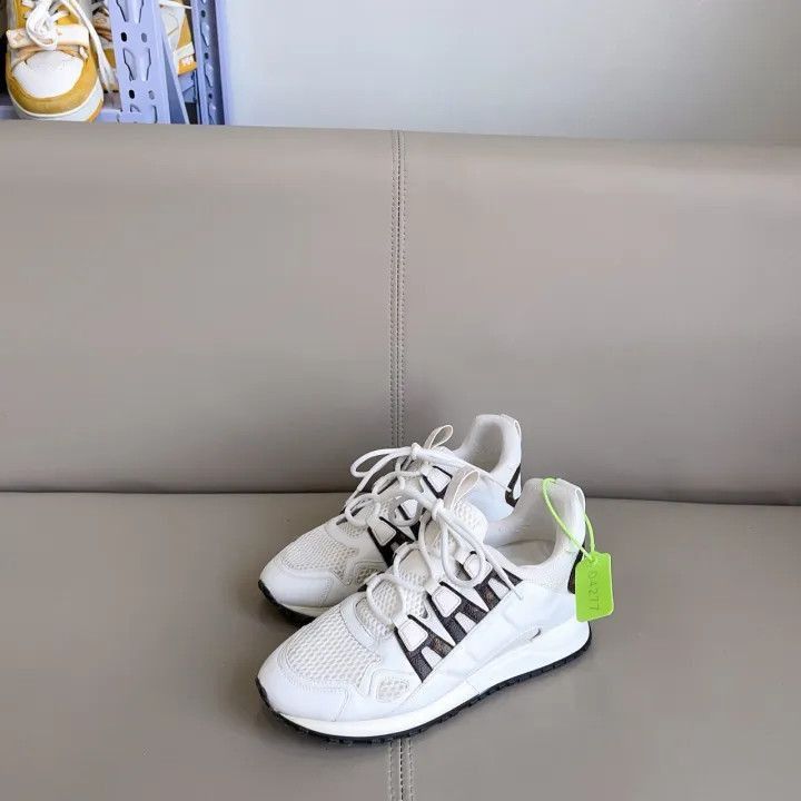 Louis Vuitton Louis Vuitton White Monogram Sneakers -2508 Size US 5.5 / EU 38 - 2 Thumbnail