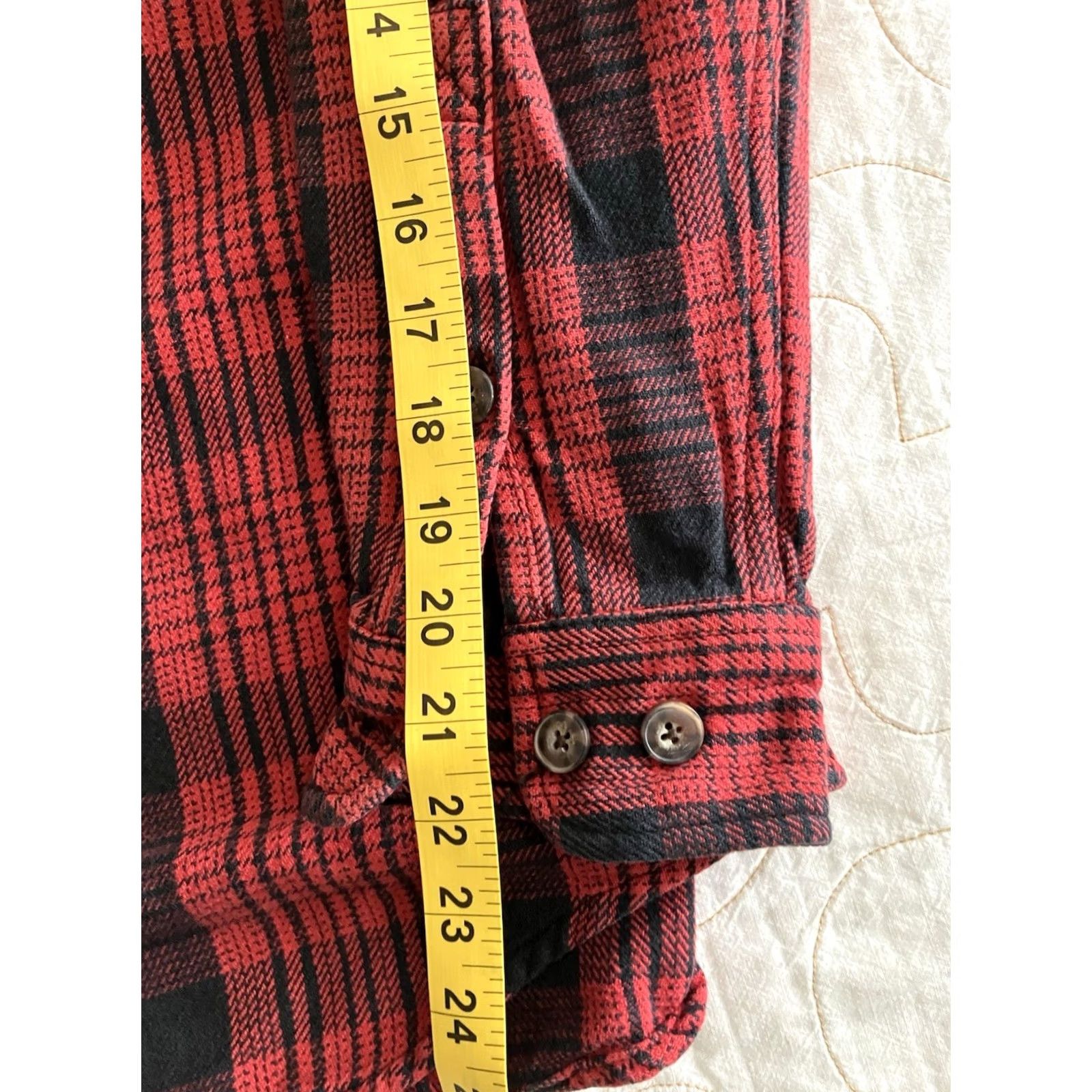 Duluth Trading Company Duluth Button-Down Shirt Men’s Medium Flannel Red Black Plaid Long Sleeve Button-Up Casual Fall Winter Relaxed Cotton Size US M / EU 48-50 / 2 - 8 Thumbnail