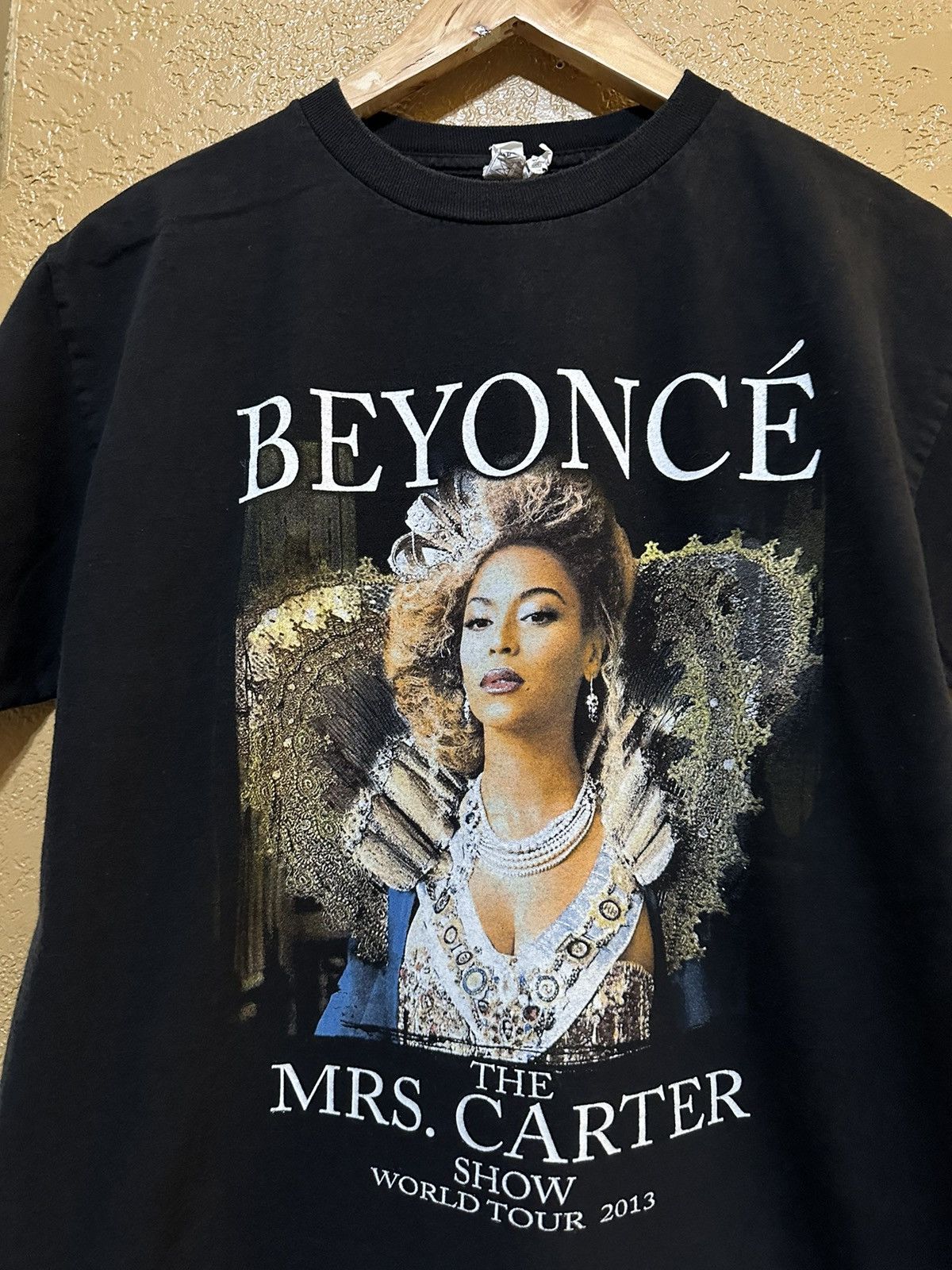 Band Tees × Beyonce × Vintage Rare Beyoncé Mrs Carter Show World Tour T Shirt Medium Size US M / EU 48-50 / 2 - 4 Thumbnail