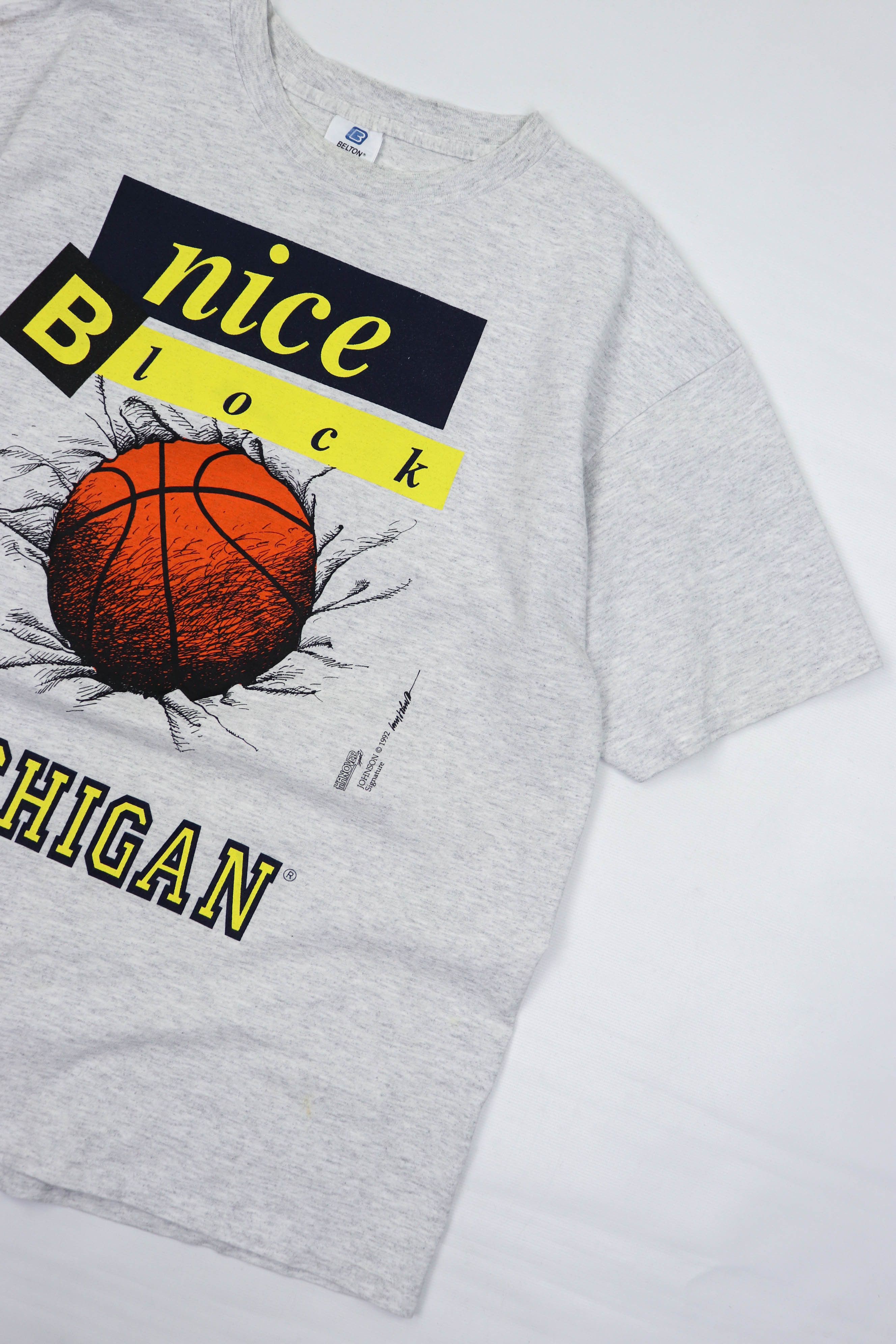 Vintage ©1992 Vintage 90s USA Nice Block Michigan Graphics T-shirt Size US XL / EU 56 / 4 - 5 Thumbnail