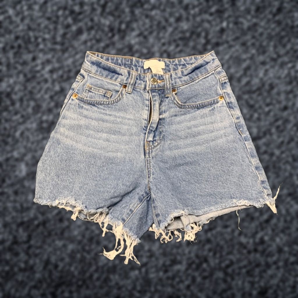 H&M H&M Cut-Off Shorts Womens 2 Blue Denim Cotton Stretch Frayed Hem Streetwear Shorts Womens 2 Blue Denim Cotton Stretch Frayed Hem Streetwear Size 26" / US 2 / IT 38 - 1 Thumbnail