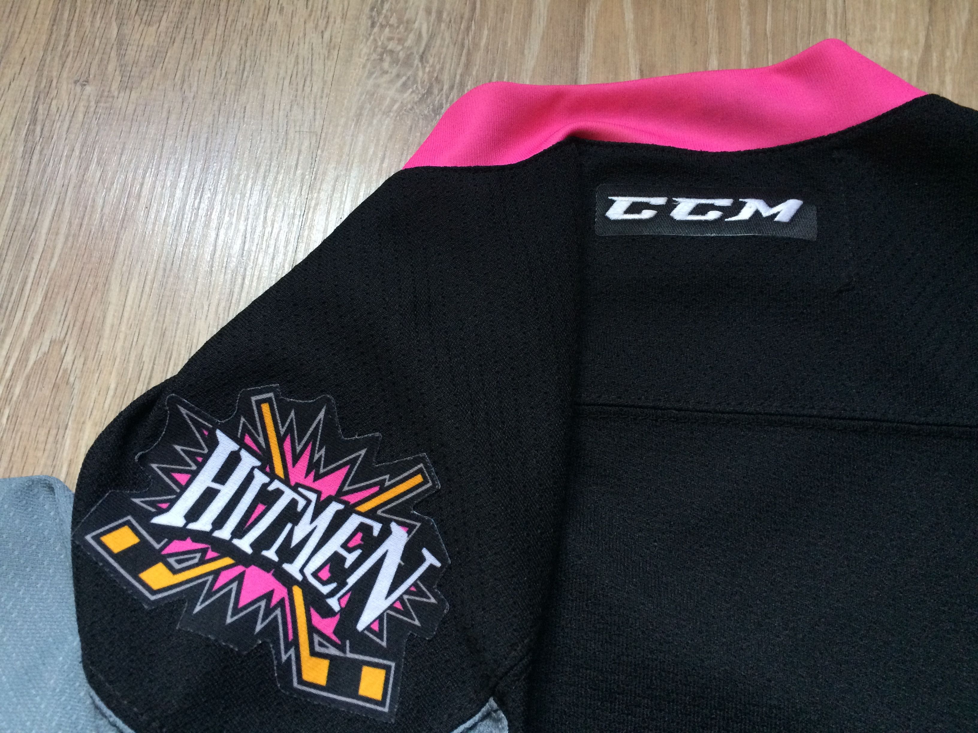 Ccm × NHL × Vintage Vintage Calgary Hitmen CCM Womens Hockey Jersey Size XXL / US 16-18 / IT 52-54 - 7 Thumbnail