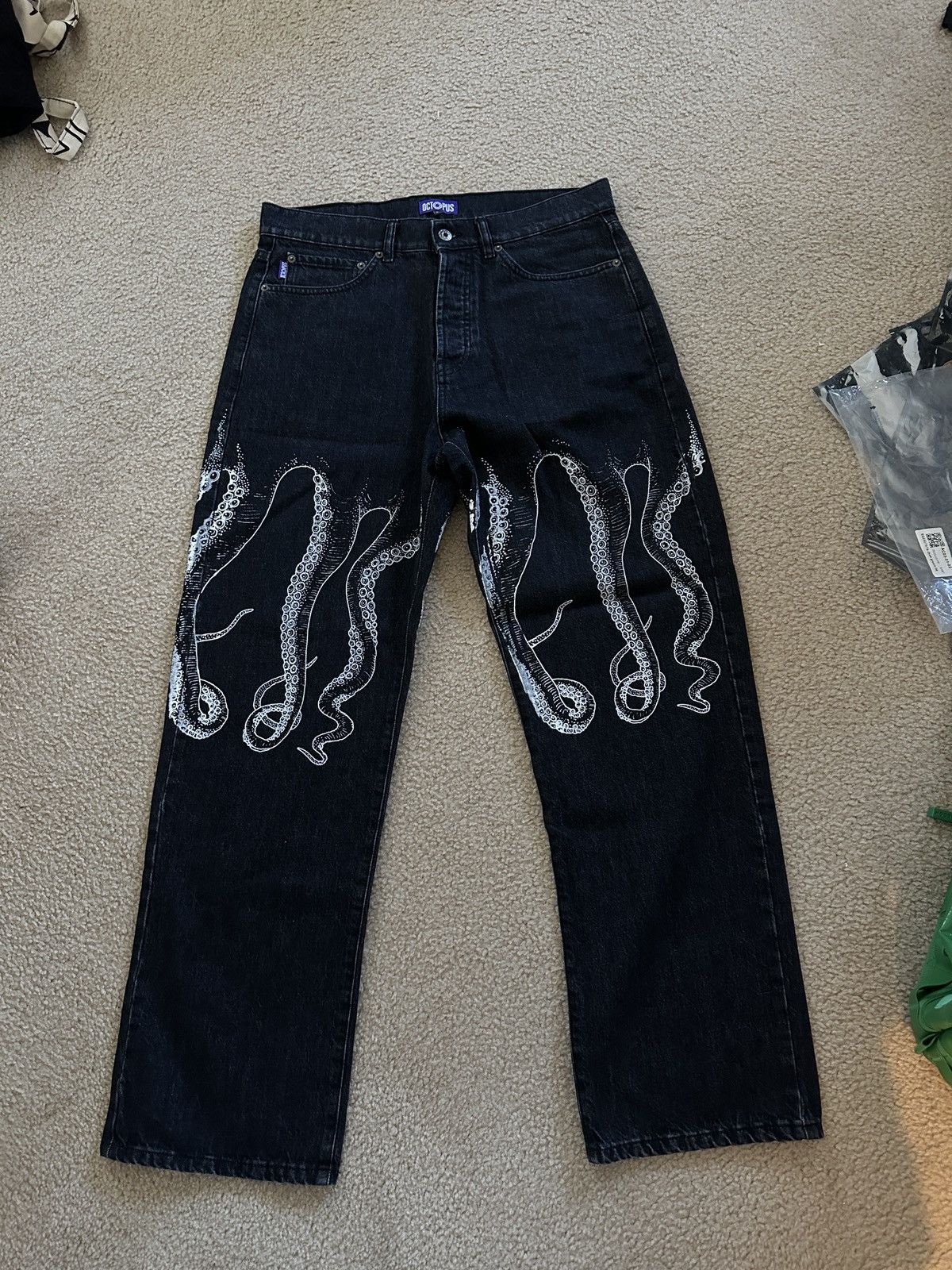 image of Octopus Print Relaxed Baggy Fit Straight Leg Denim Jeans 32 in Black White, Men's