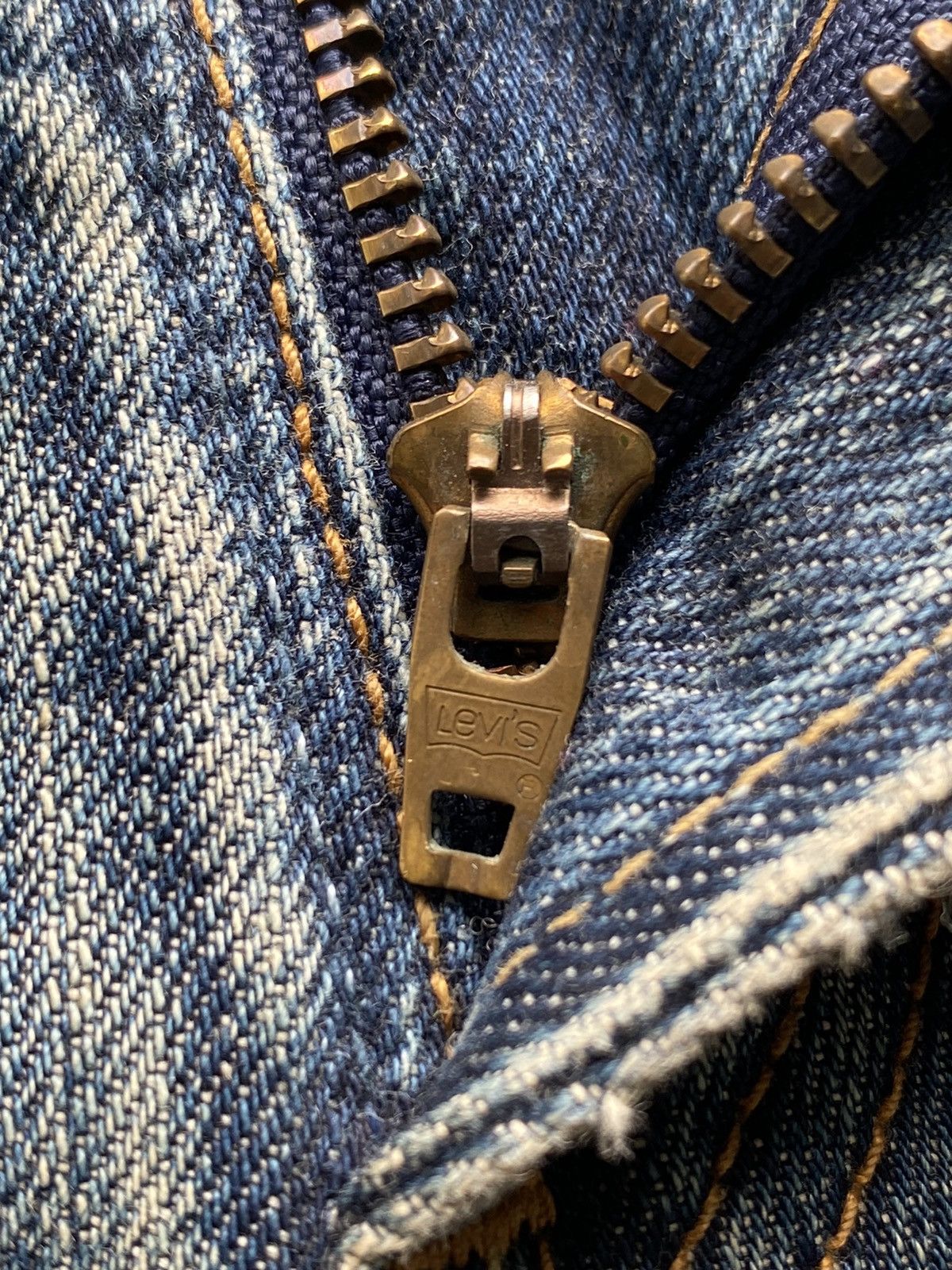 Levi's Levi’s 524 Distressed Denim Size 29 Size US 29 - 10 Thumbnail