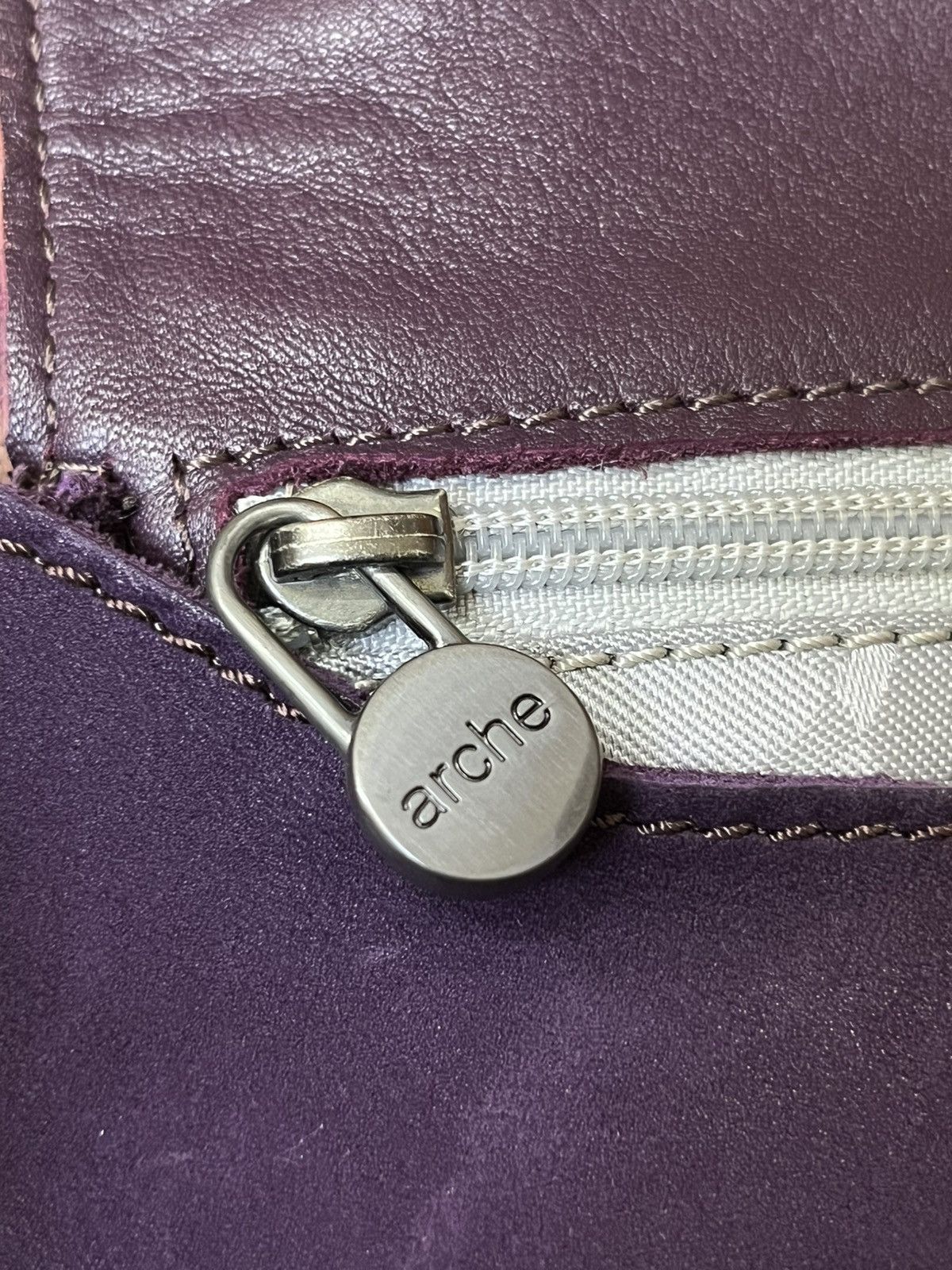 Genuine Leather ARCHE ADILY PURPLE NUBUCK LEATHER CROSSBODY SMALL BAG Size ONE SIZE - 12 Thumbnail