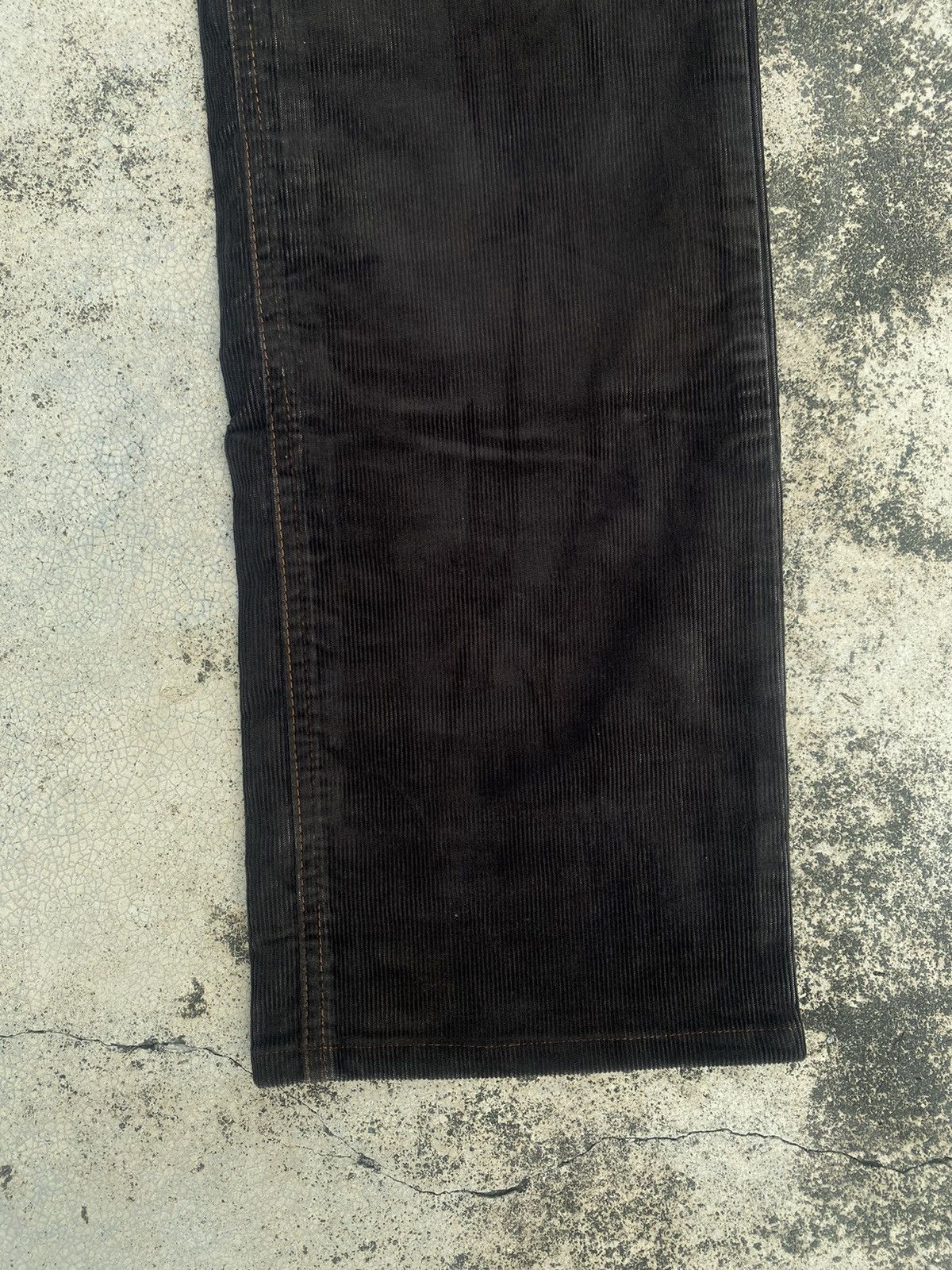 Burberry × Designer × Japanese Brand Burberry Loose Corduroy Pants Size US 32 / EU 48 - 10 Thumbnail