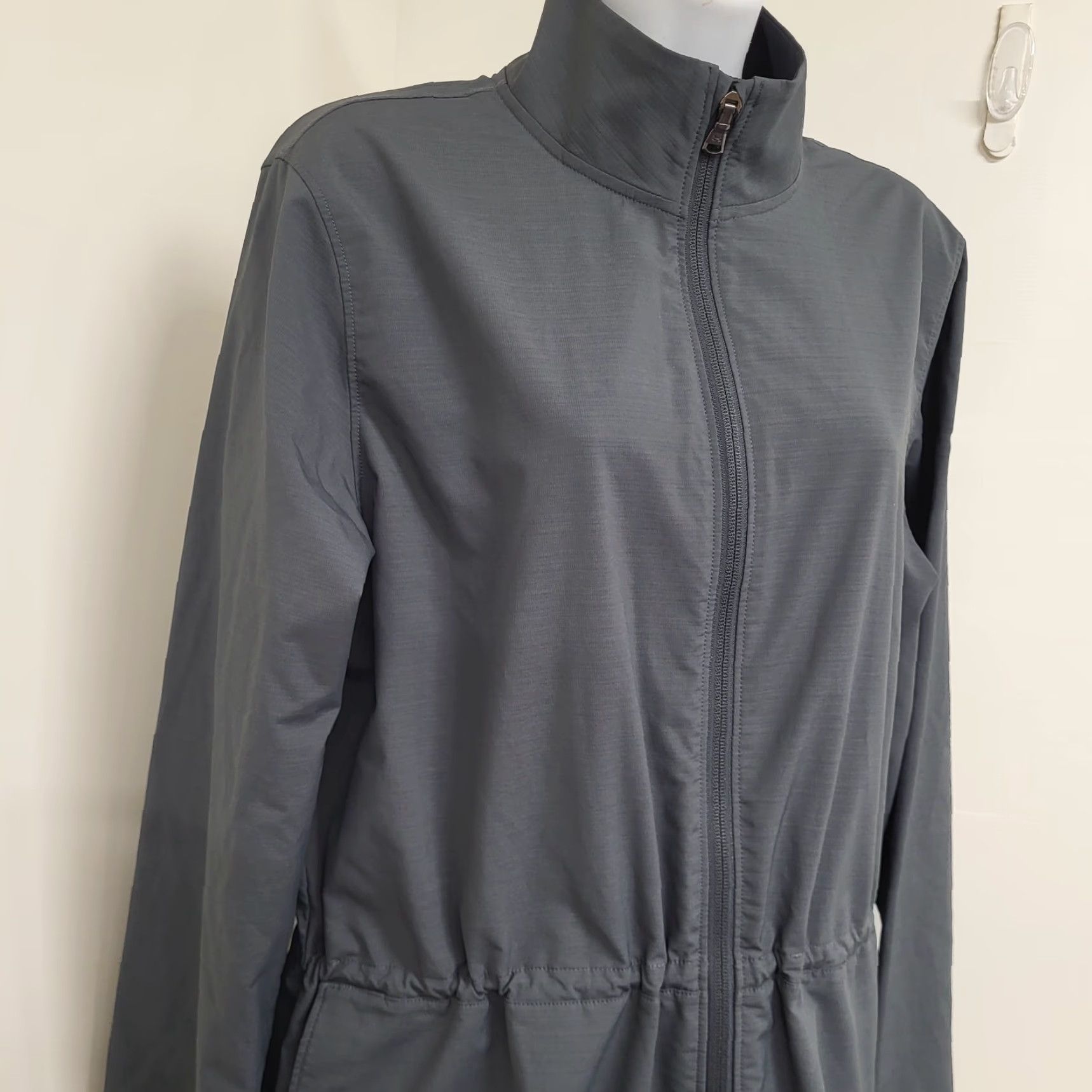 Under Armour Under Armour Storm Jacket Women's Medium Stealth Gray Windstrike Zip Storm Product Line Outdoor Athleisure Water Resistant Windproof Jacket Womens Size M / US 6-8 / IT 42-44 - 3 Thumbnail