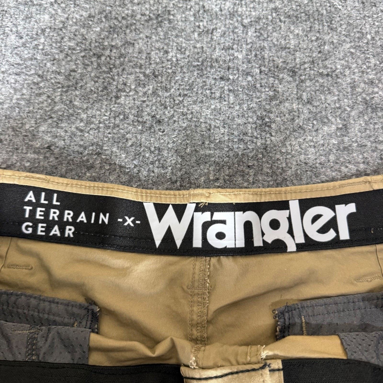 Wrangler Wrangler ATG Cargo Shorts Mens 36 Beige Outdoor Hiking Trail Size US 36 / EU 52 - 2 Thumbnail