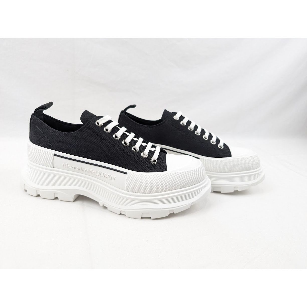 Alexander McQueen o1rshd1 Tread Slick Boots in Black/White Size US 12 / EU 45 - 14 Thumbnail