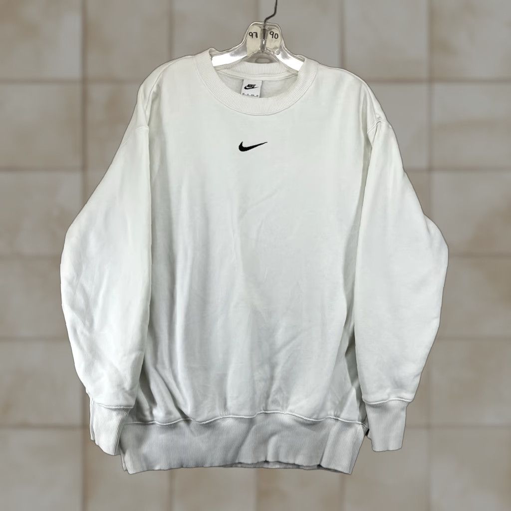 Nike VINTAGE Nike Sweatshirt XS White Embroidered Center Swoosh Logo 90s Y2K Retro Men Long Sleeve Crew Pullover Casual Knit All Seasons Size US XS / EU 42 / 0 - 1 Thumbnail