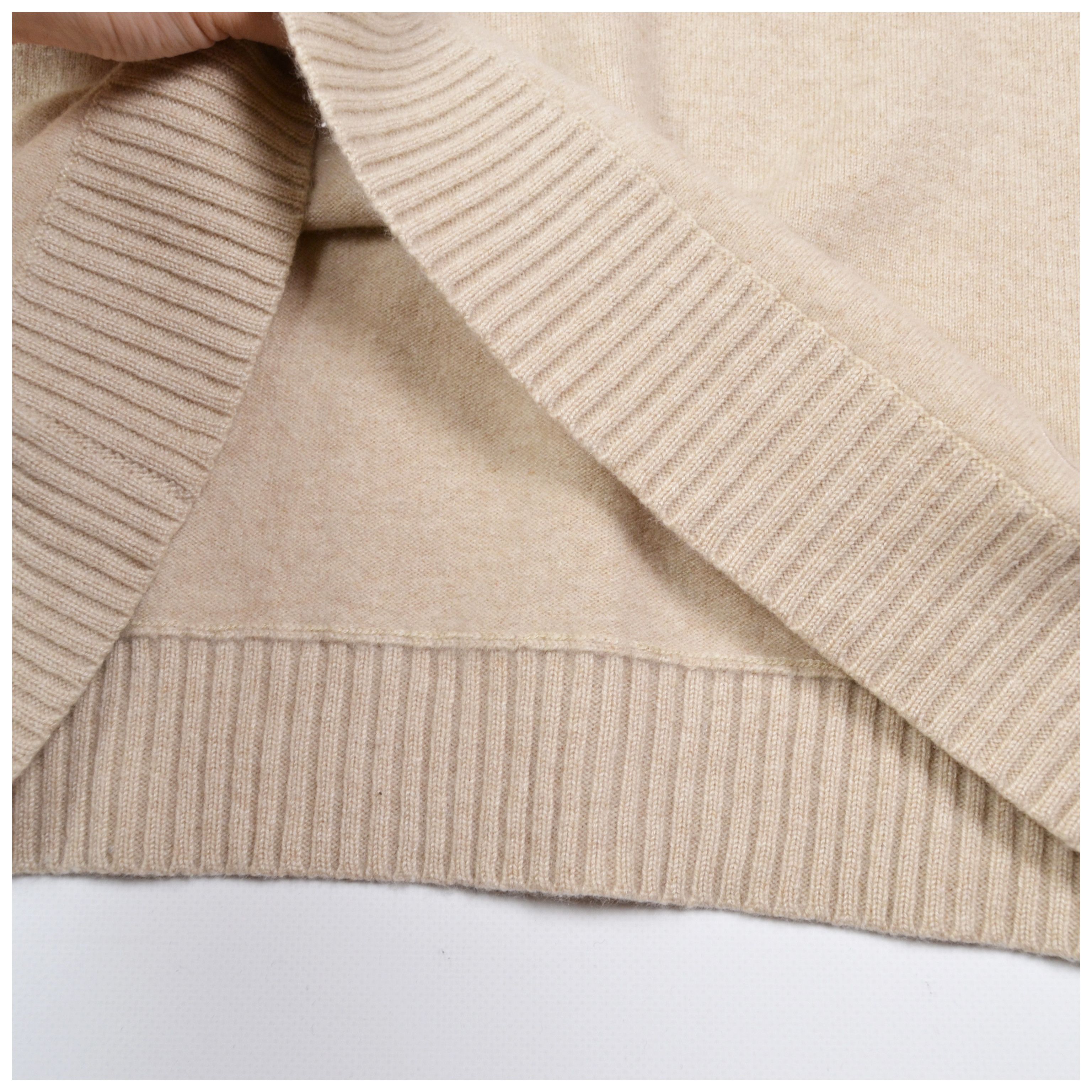 Bogner Bogner Cashmere Sweater Beige V-Neck Women's Size US12 Size XL / US 12-14 / IT 48-50 - 12 Thumbnail