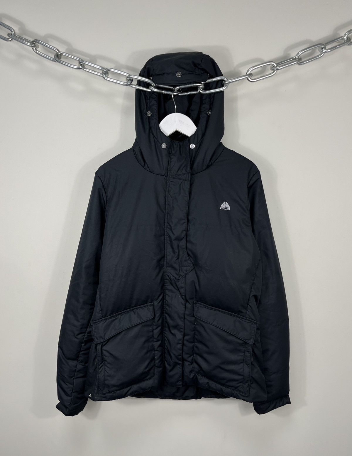 Image of Vintage Nike Acg 550 Black Y2K Hooded Down Puffer Jacket, Men's (Size XL)