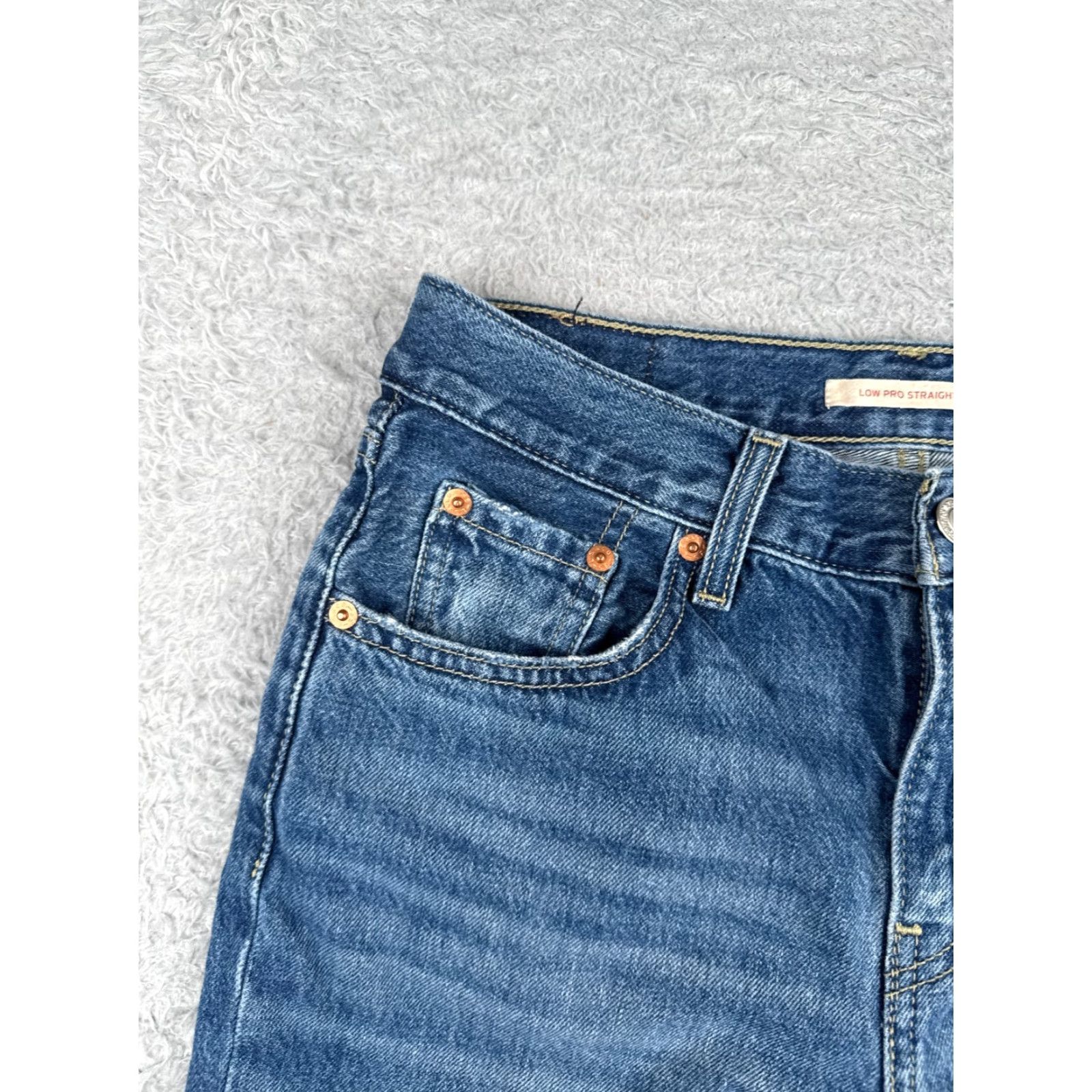 Levi's Levi's Shorts Womens 30 Blue Denim Cut-Off Mid Rise Cotton Blend Medium Wash 30x3 Size 30" / US 8 / IT 44 - 4 Thumbnail