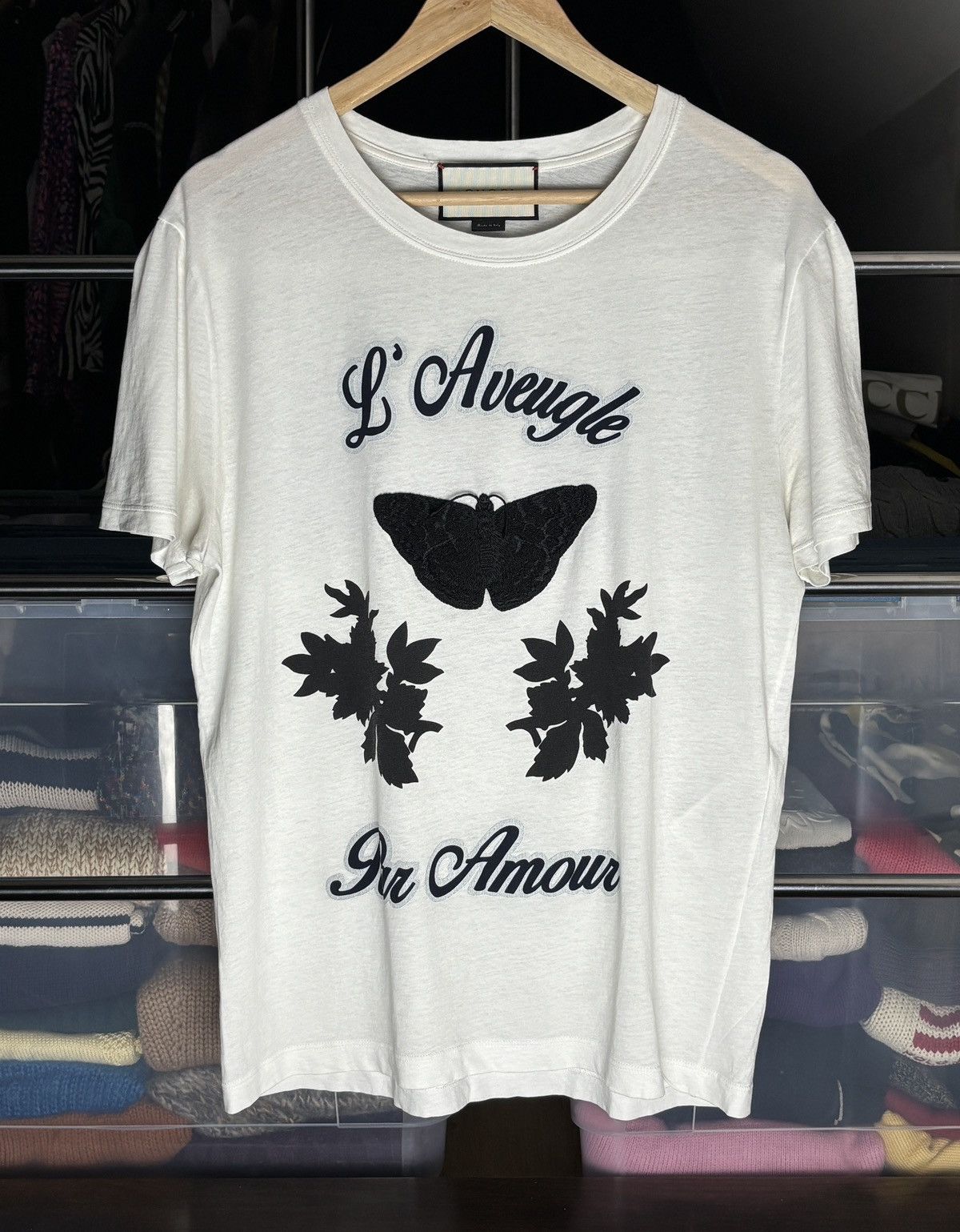 Gucci Gucci F/W 2016 L'Aveugle Par Amour Vintage Rare Moth Era Tee Size US S / EU 44-46 / 1 - 1 Thumbnail