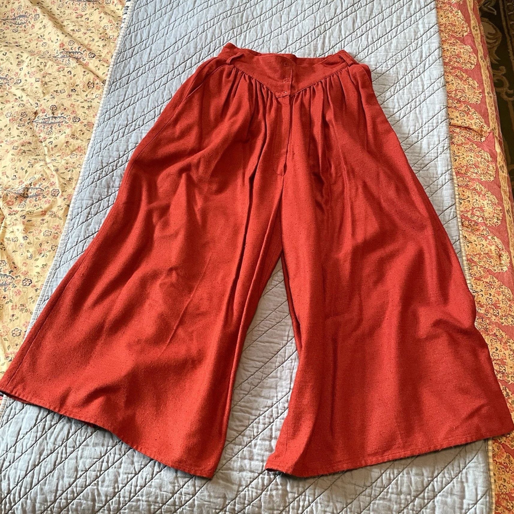 YOKE VTG Carole Little for Saint Tropez West Gaucho Women's 6 100% Silk Rust Silk Gaucho Yoke 70s Vintage Womens Mens/ Womens? Size ONE SIZE - 8 Thumbnail