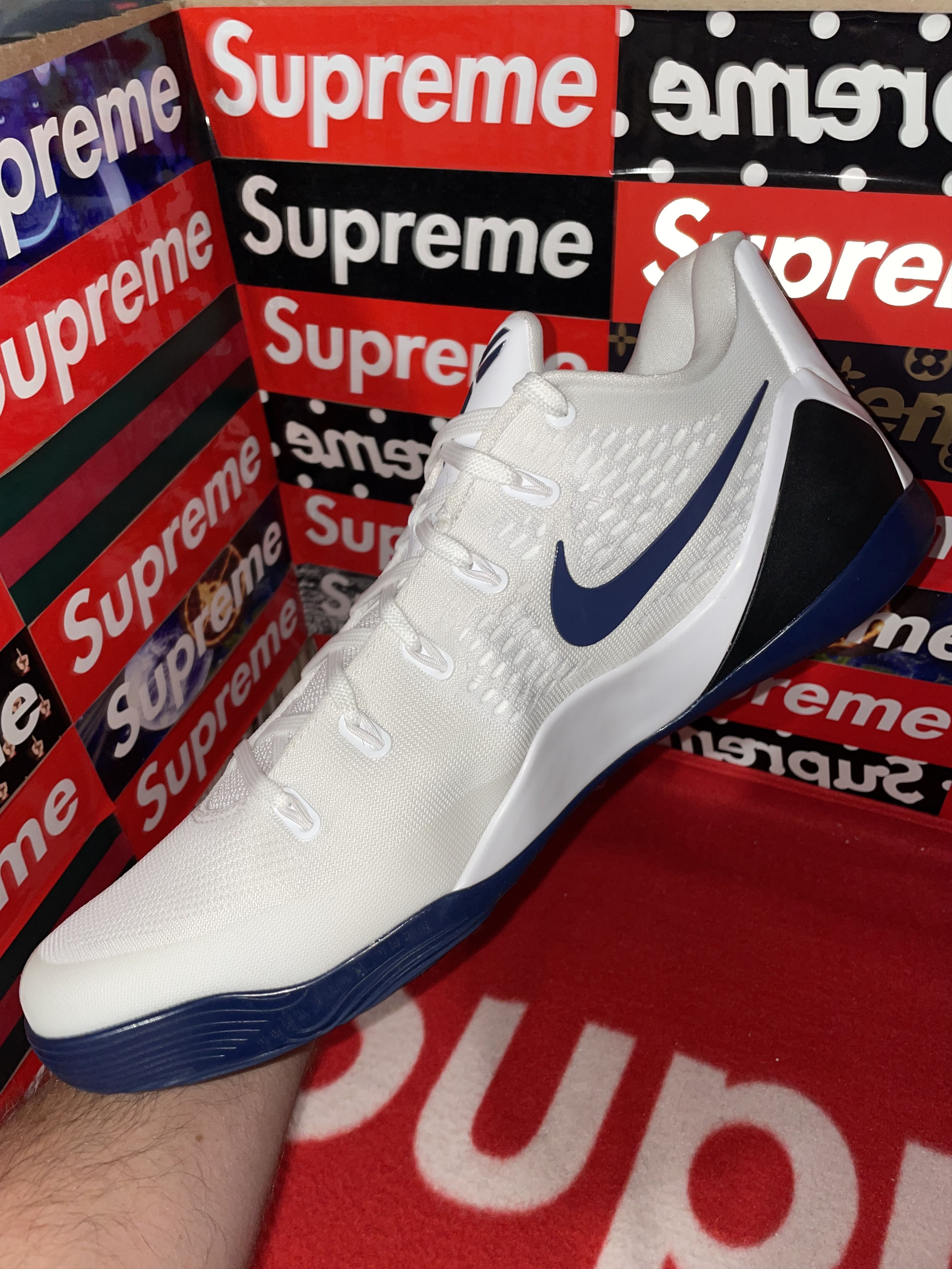 Nike Nike Kobe 9 Elite Low EM TB White Midnight Navy IH5095-101 Size US 15 / EU 48 - 9 Thumbnail