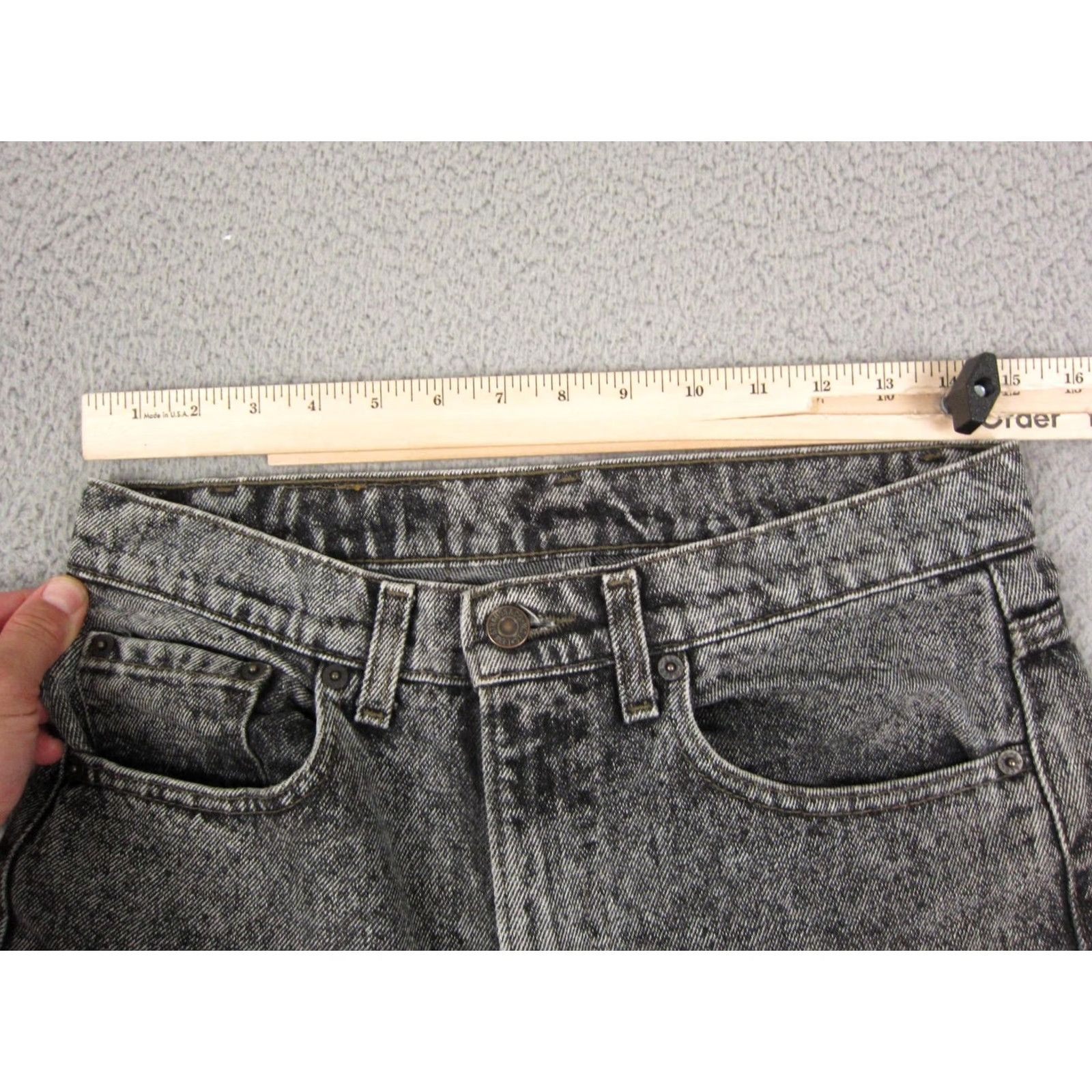 Levi's VINTAGE Levi's Jeans Mens Relaxed Straight 31 x 32 Gray Denim 5-Pocket 90s Theme Size US 31 - 6 Thumbnail