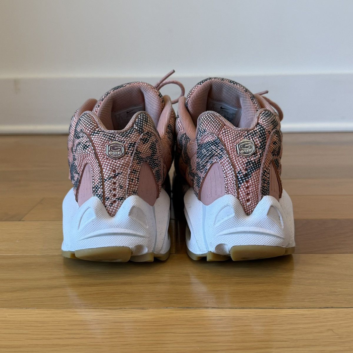 NOCTA × Nike Nike x Drake NOCTA Hot Step Air Terra Pink Snakeskin US 9 Size US 9 / EU 42 - 7 Thumbnail