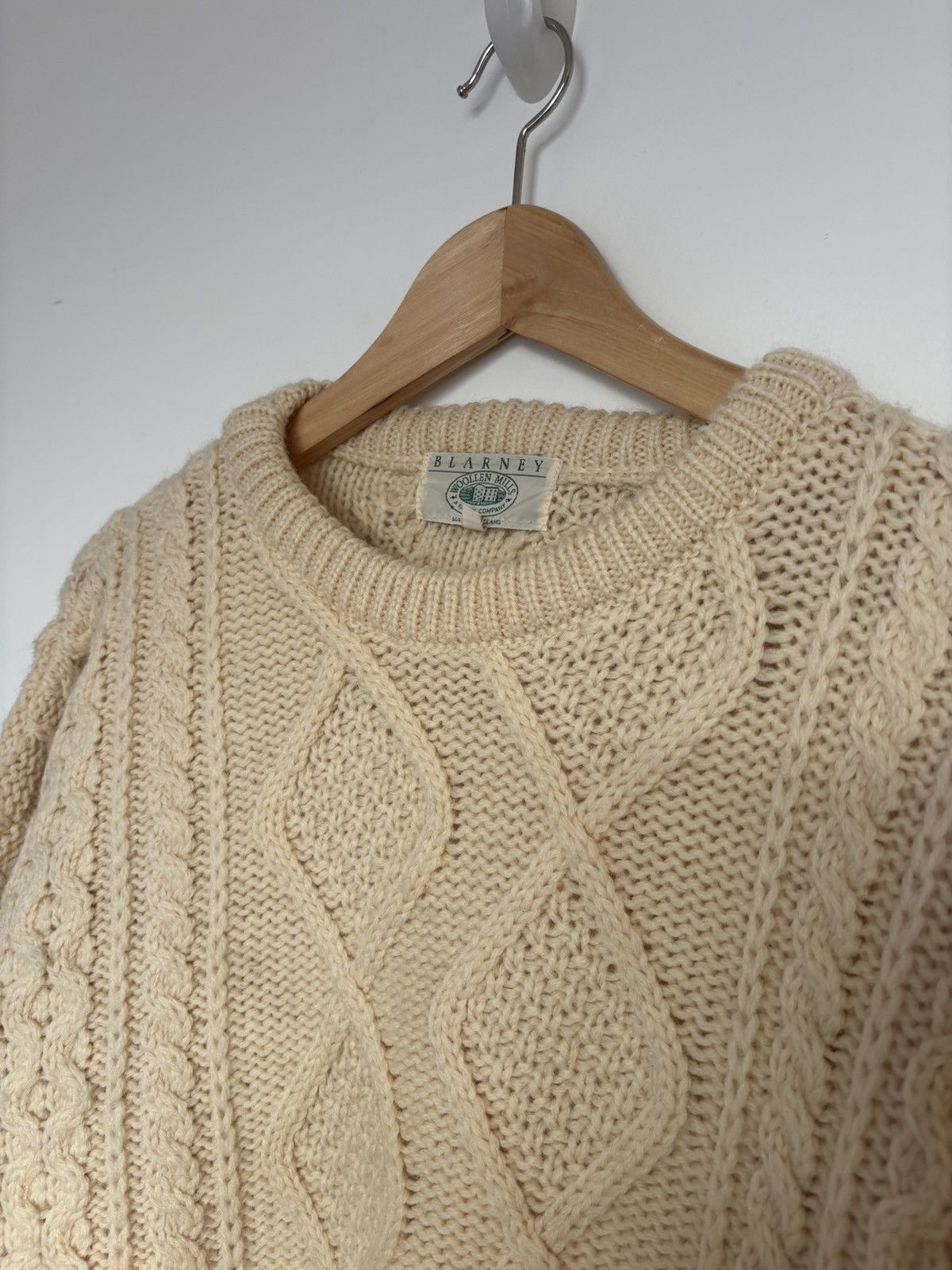 Other Blarney Woollen Mills Cable Knit Aran Sweater Cream Size L Size US L / EU 52-54 / 3 - 1 Thumbnail
