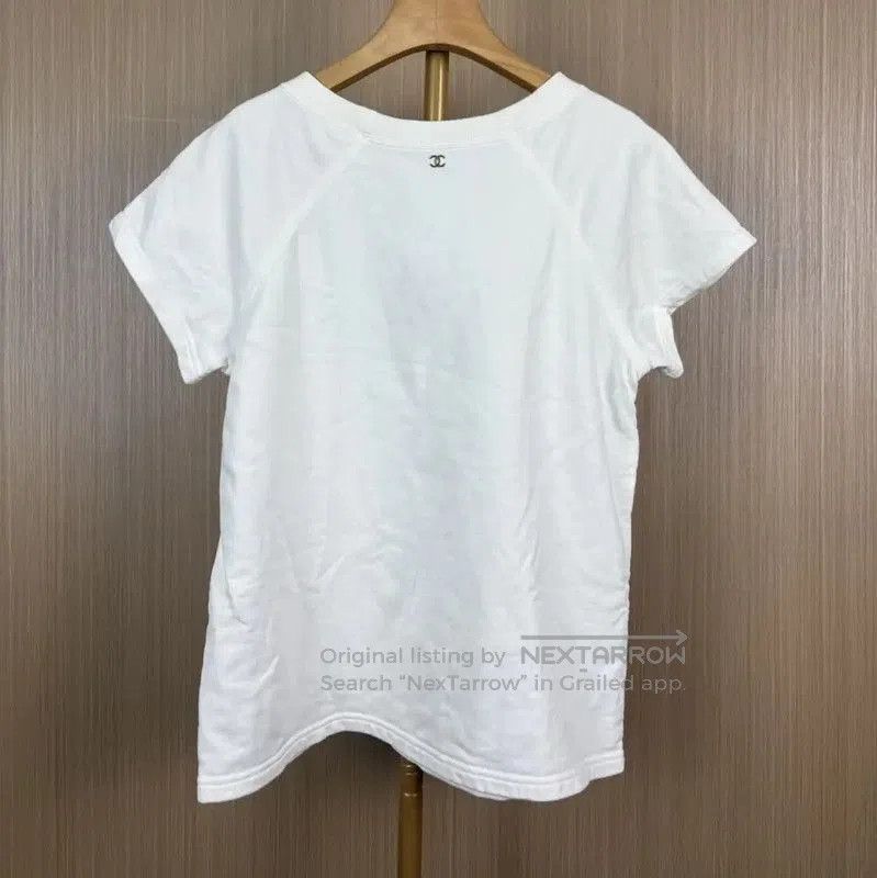 Chanel Chanel White Cotton T-Shirt with Gold Print . Size M / US 6-8 / IT 42-44 - 2 Thumbnail