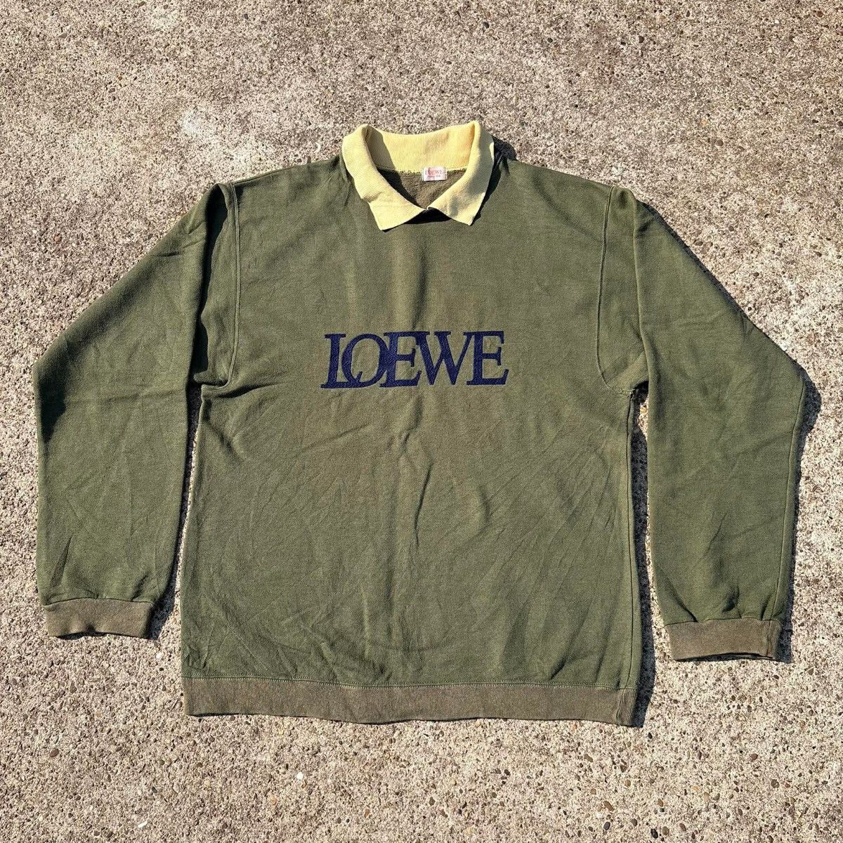 Loewe LOEWE Logo Collared Sweatshirt Olive Green Size US L / EU 52-54 / 3 - 1 Thumbnail