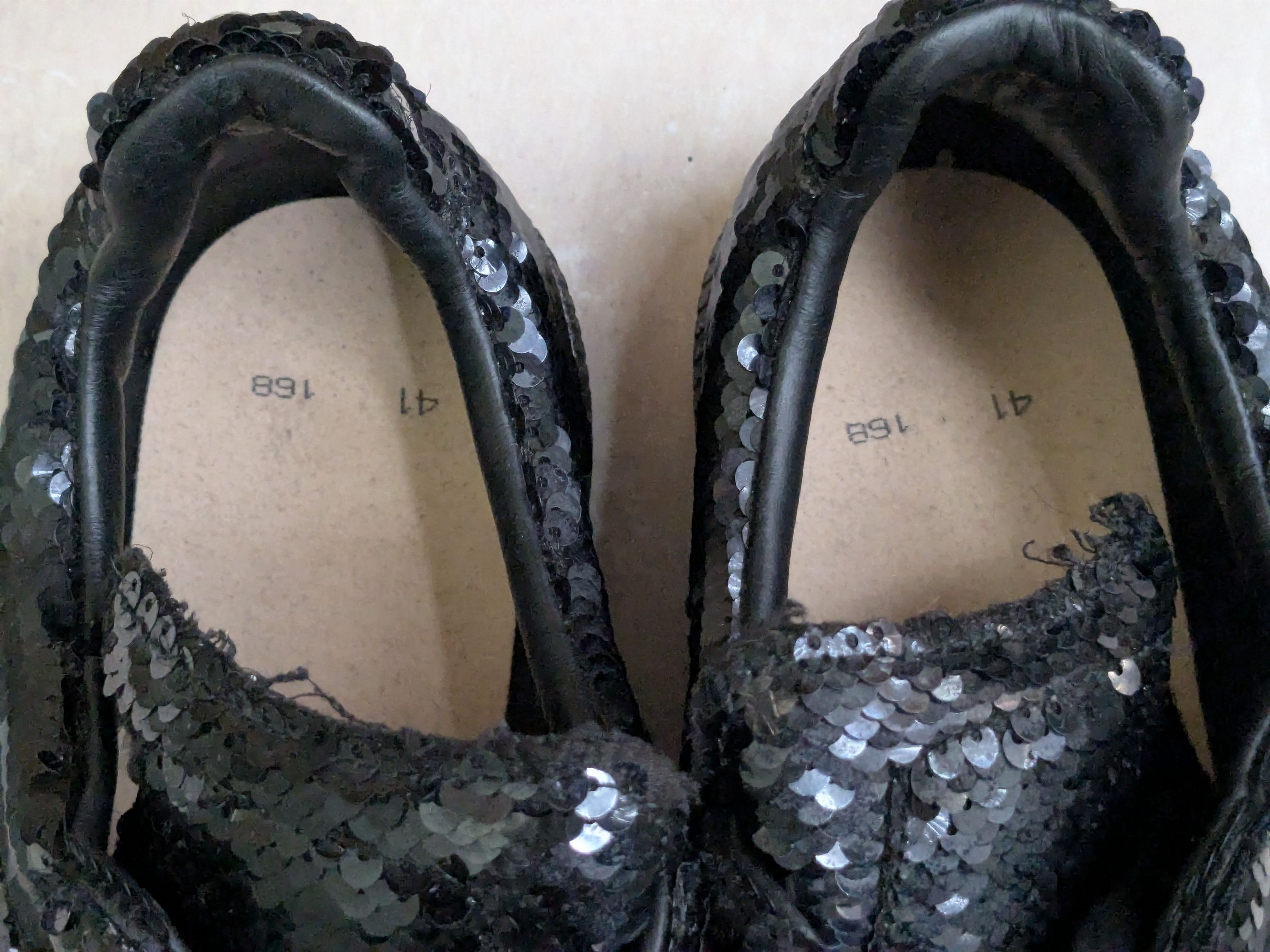 Maison Margiela Maison Margiela Replica GAT Black Sequins 8 41 Low Tops Size US 8 / EU 41 - 8 Thumbnail
