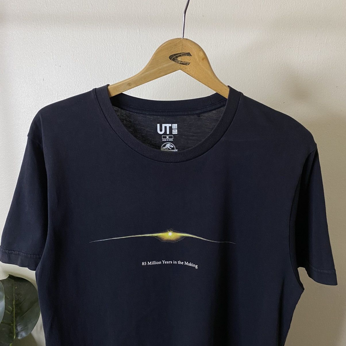 Japanese Brand Hajime Sorayama x Jurassic Park For Uniqlo UT Collabs Tee Size US L / EU 52-54 / 3 - 9 Thumbnail